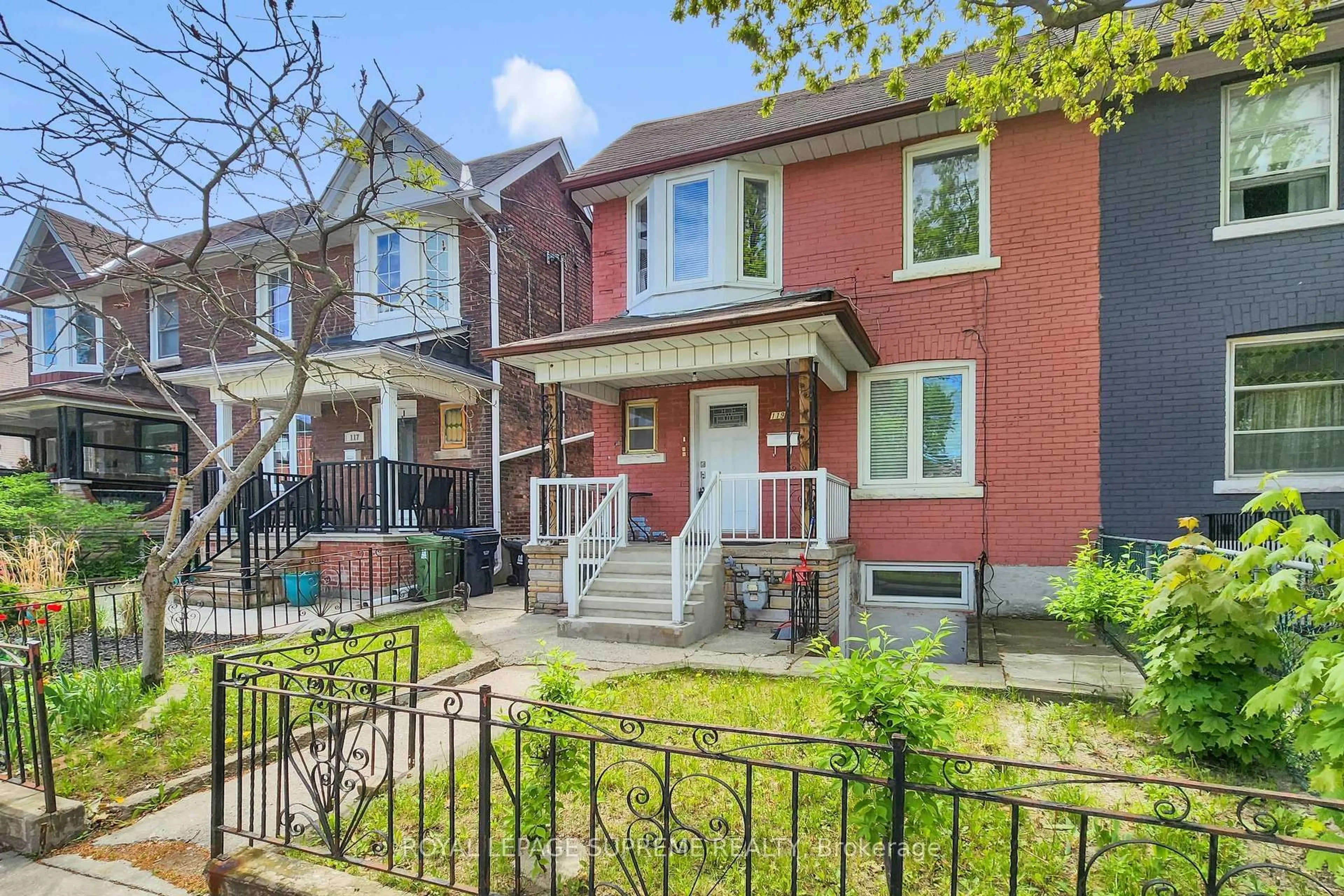Home with brick exterior material, street for 119 Essex St, Toronto Ontario M6G 1T4