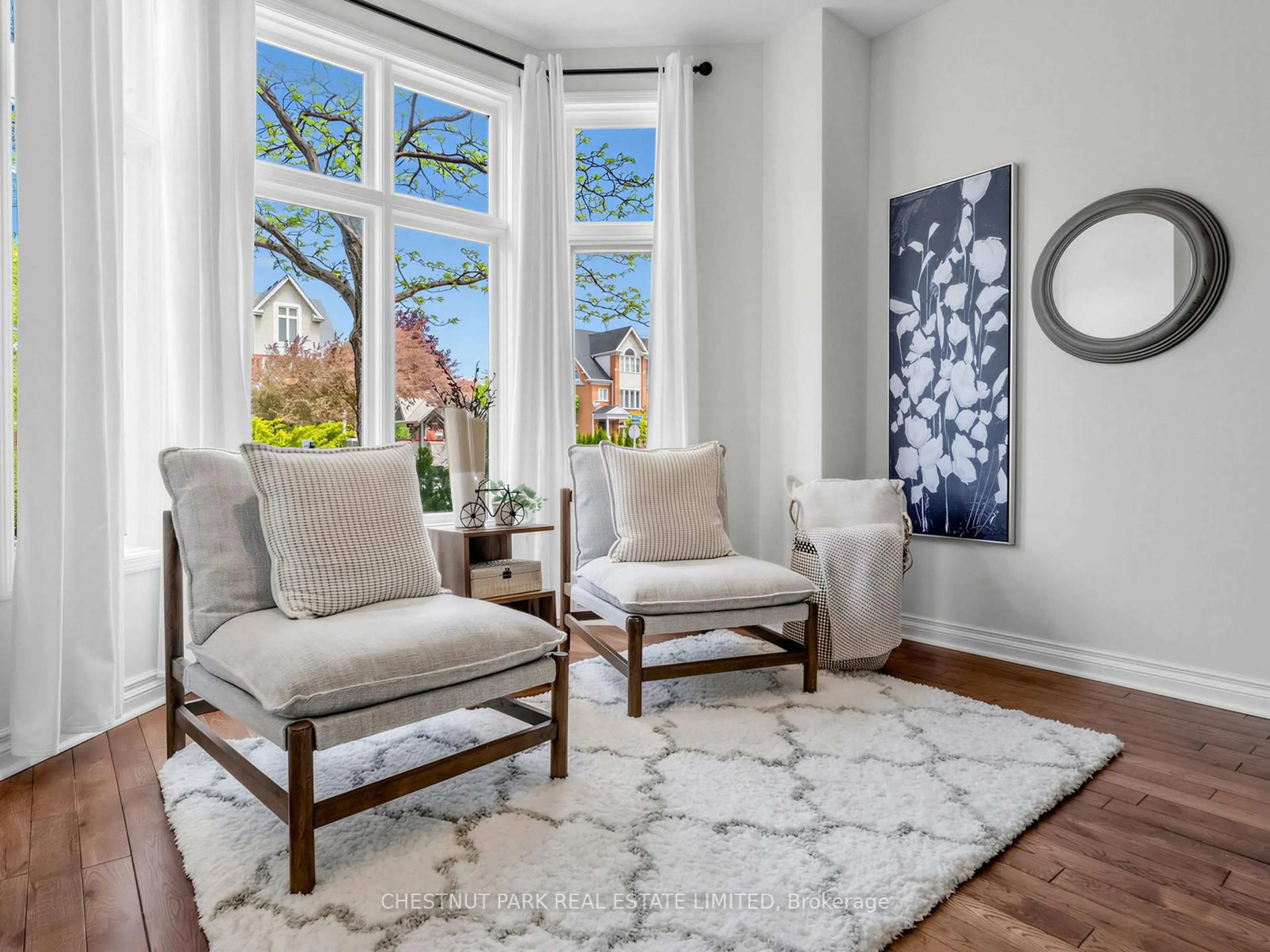 Living room with furniture, carpet floor for 24 The Greenery, Oakville Ontario L6H 6J6