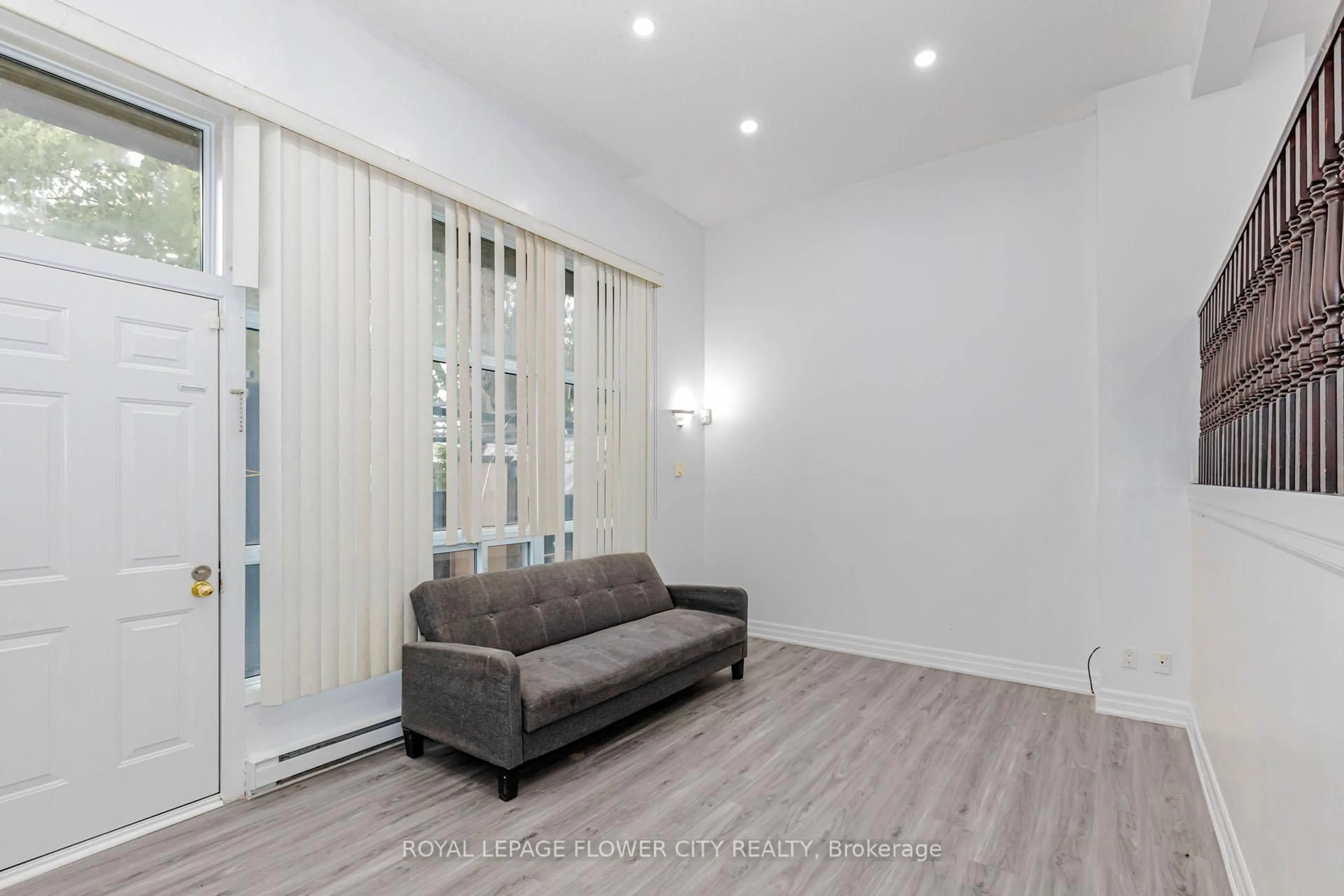 Living room with furniture, unknown for 42 Briar Path, Brampton Ontario L6T 2A3
