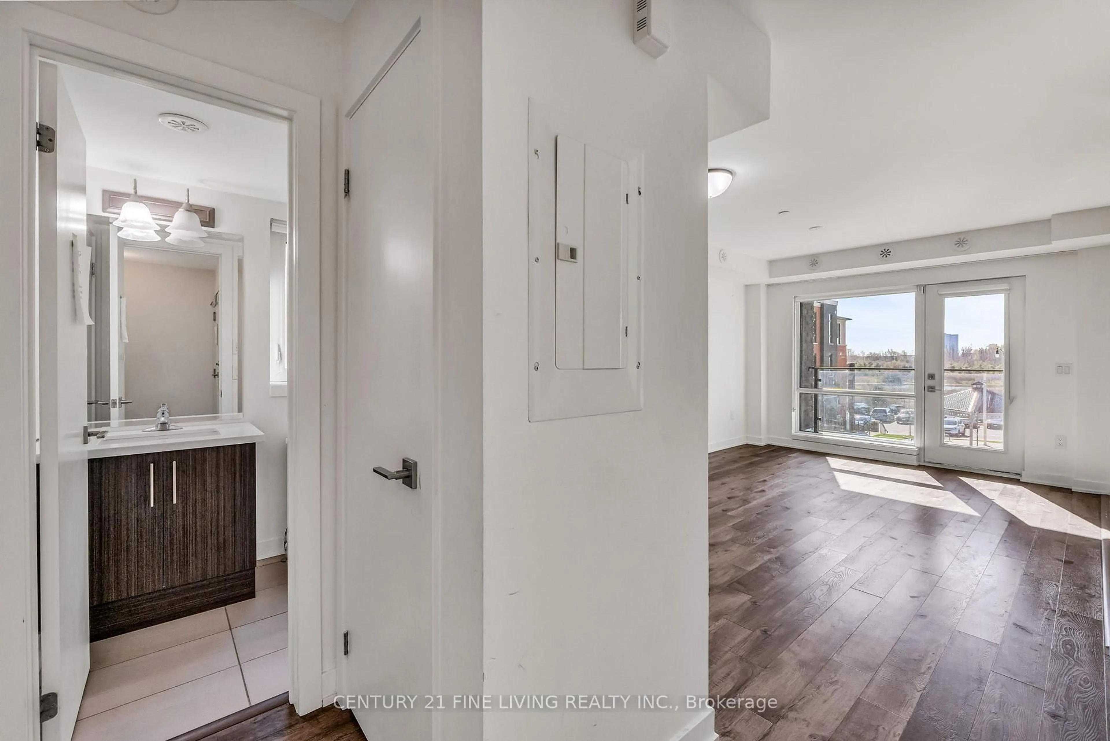 Indoor entryway for 185 Veterans Dr #17, Brampton Ontario L7A 5L2