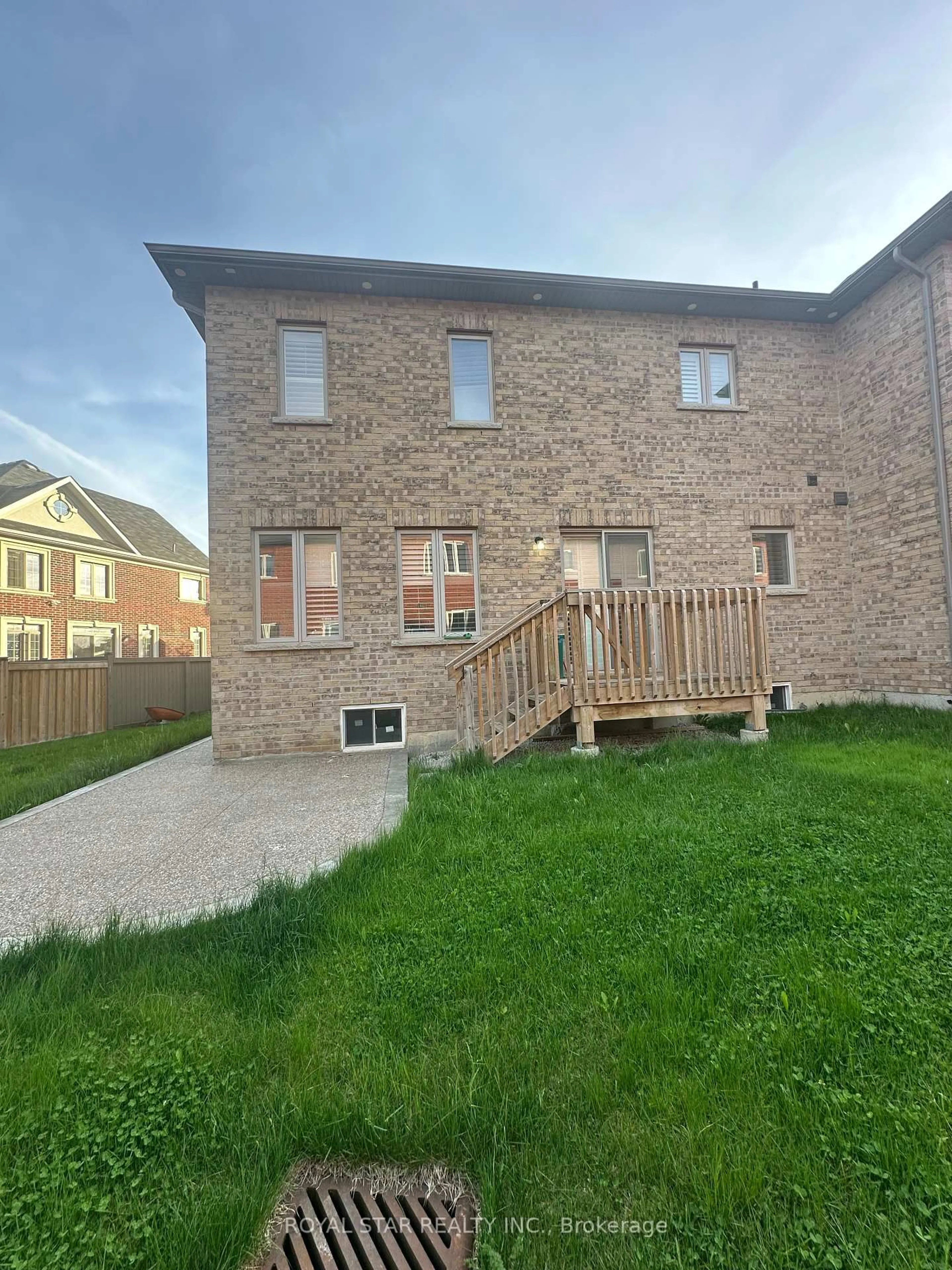 Unknown for 3 Cohoe St, Brampton Ontario L7A 4X7