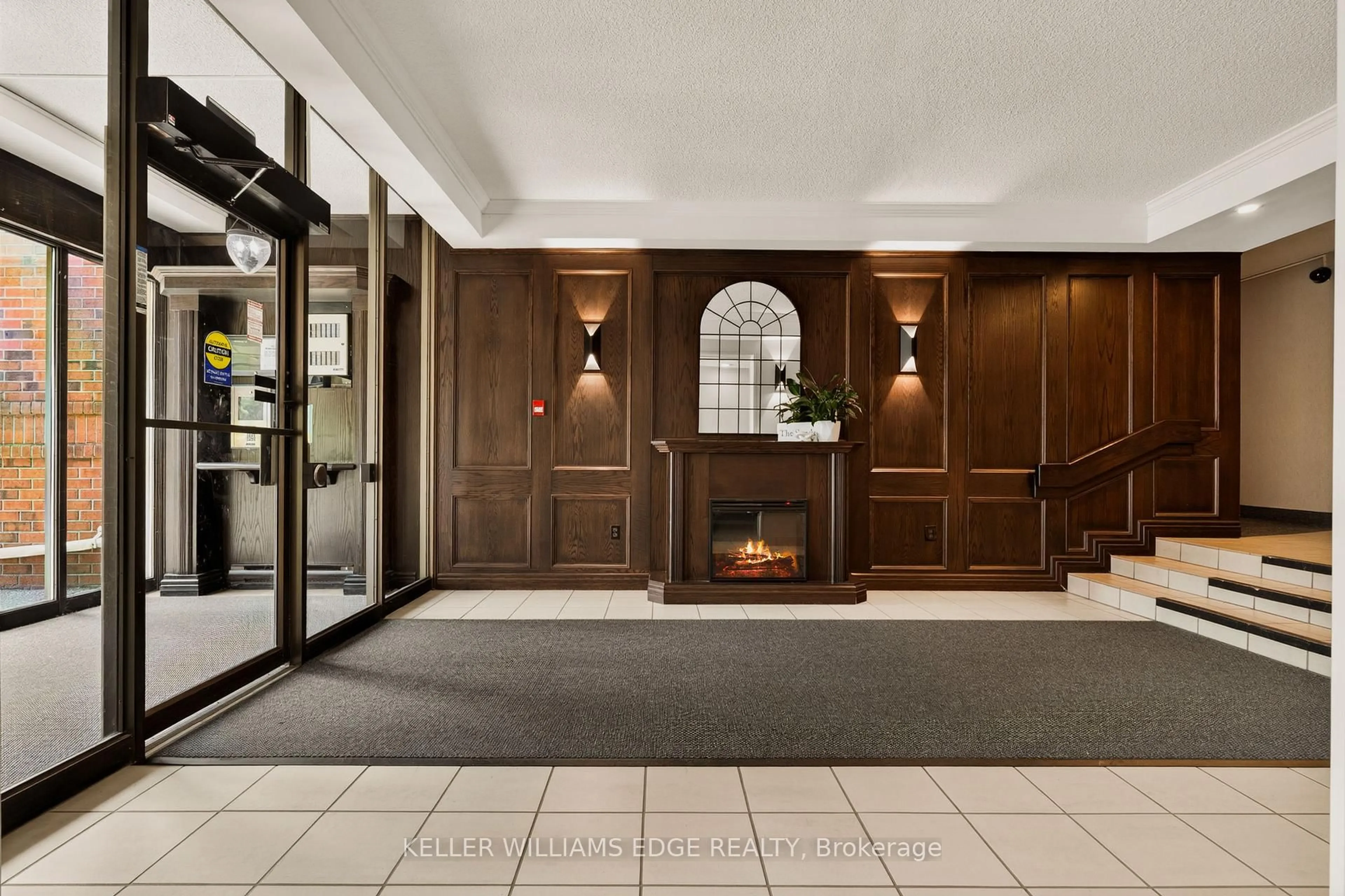 Lobby for 1225 North Shore Blvd #510, Burlington Ontario L7S 1Z6