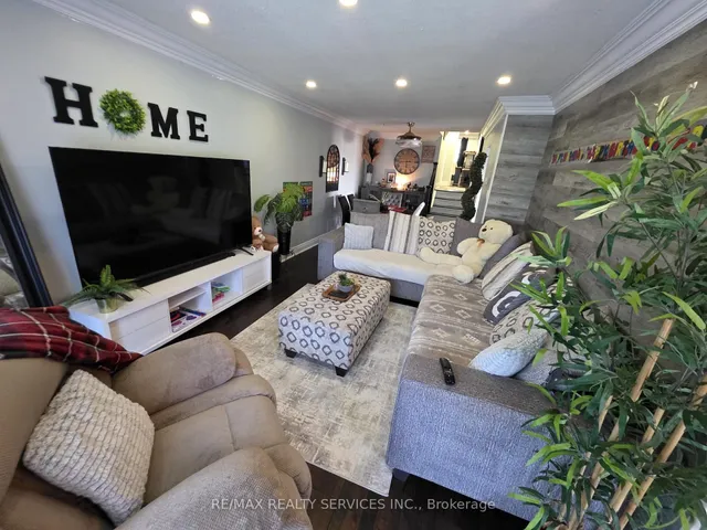 24 Kindle Crt, Brampton 4