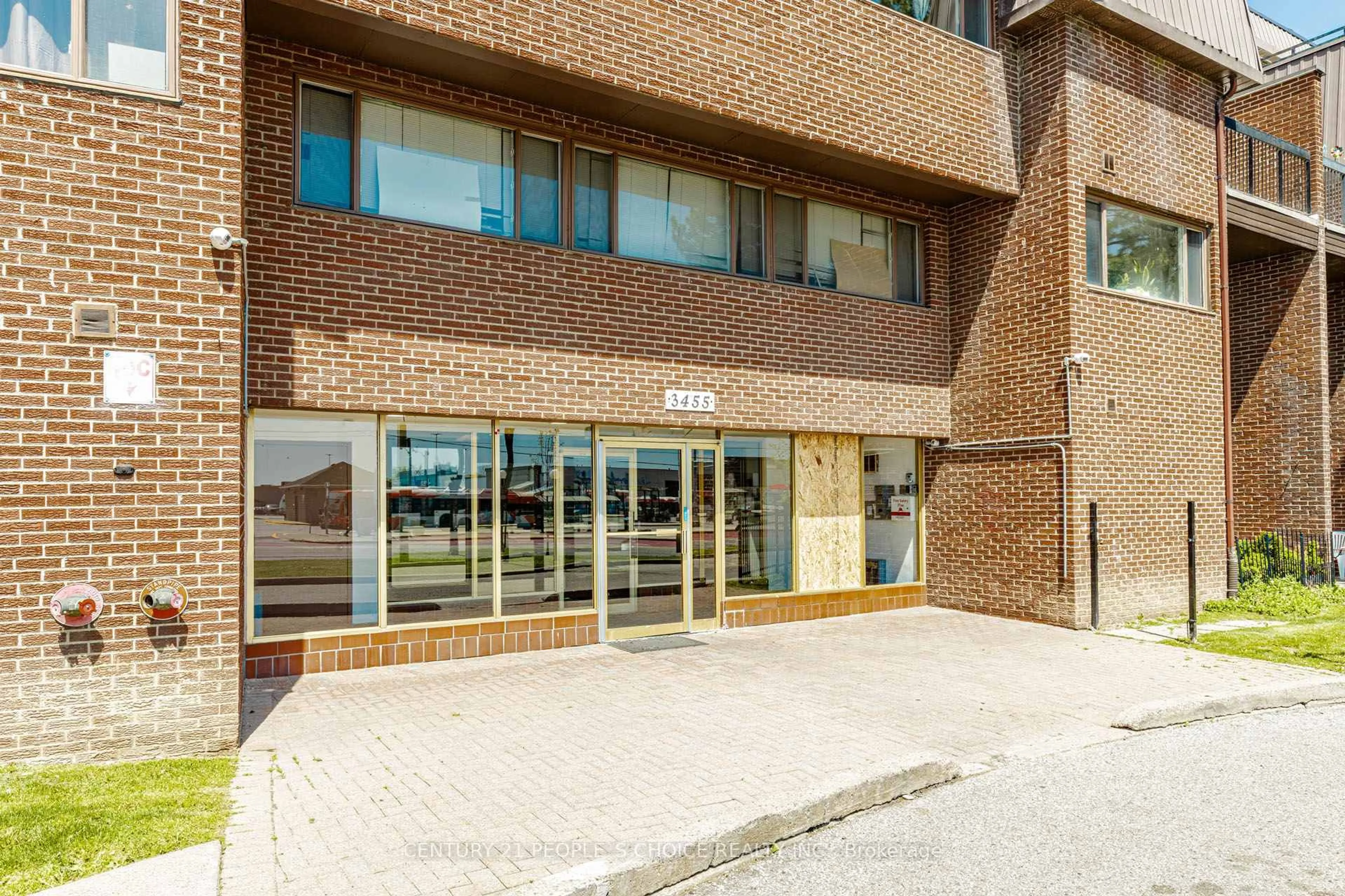 Indoor foyer for 3455 Morning Star Dr #219, Mississauga Ontario L4T 3T9