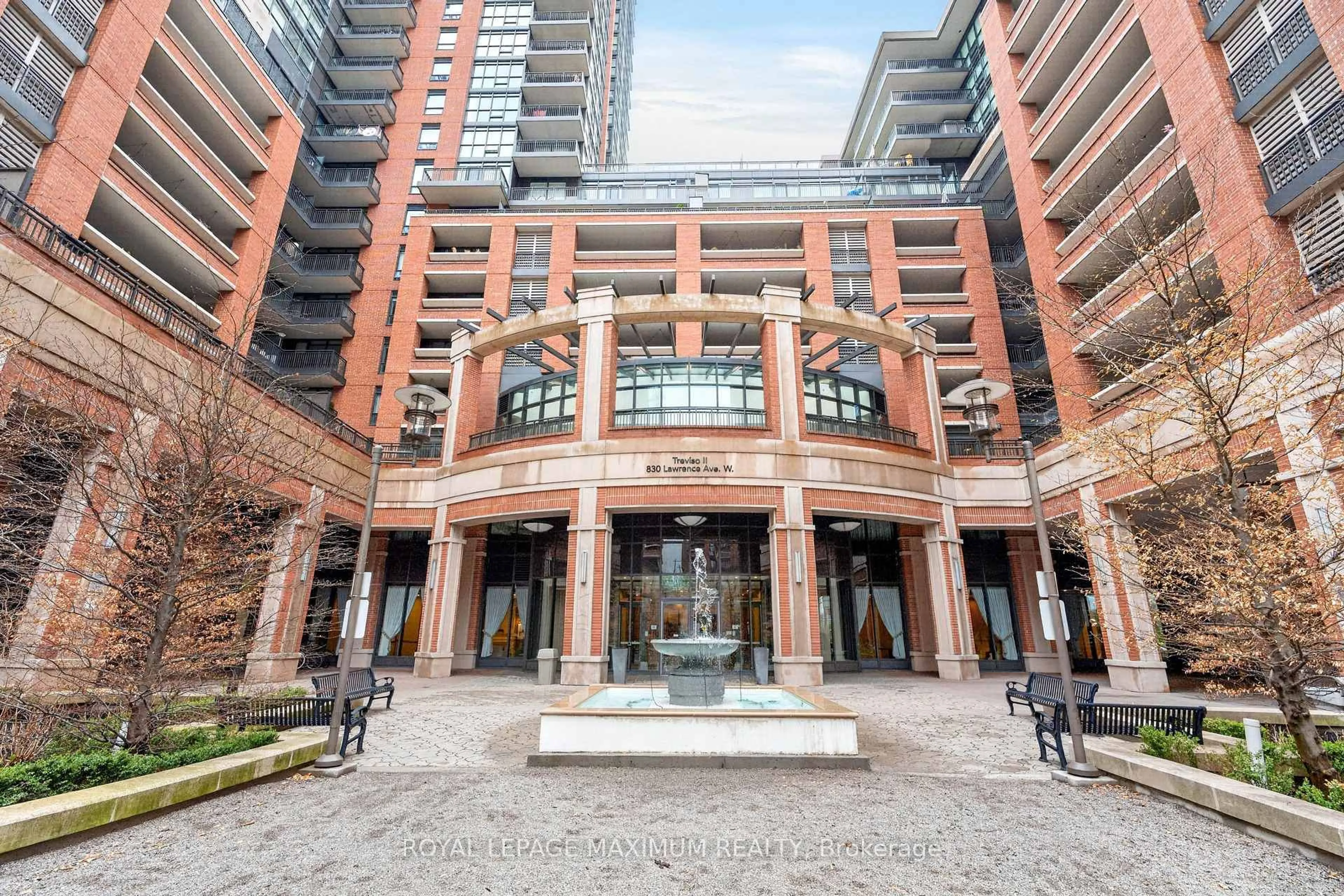 Indoor foyer for 830 Lawrence Ave #1510, Toronto Ontario M6A 0B6