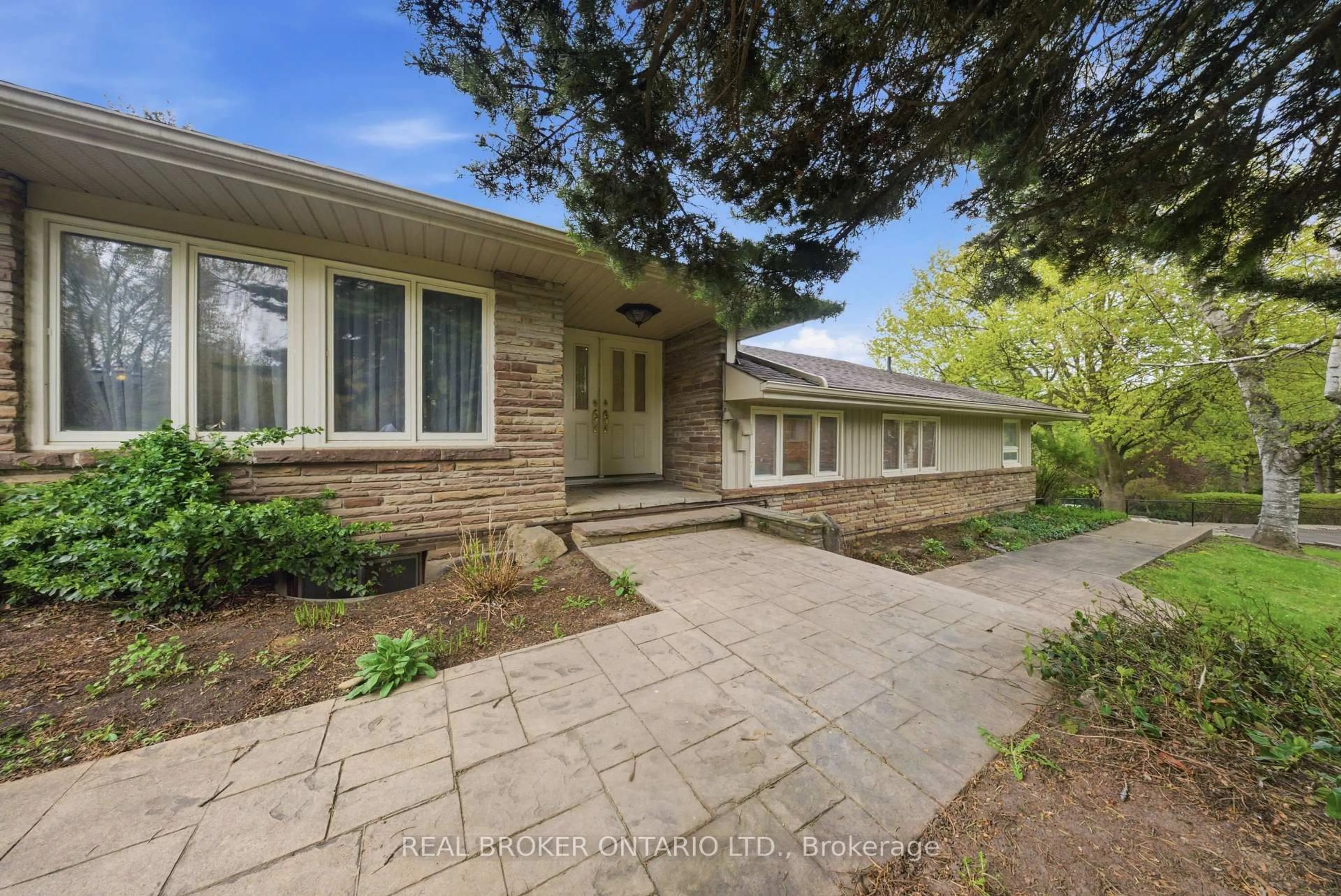 Unknown for 529 Conservation Dr, Brampton Ontario L6Z 0C1