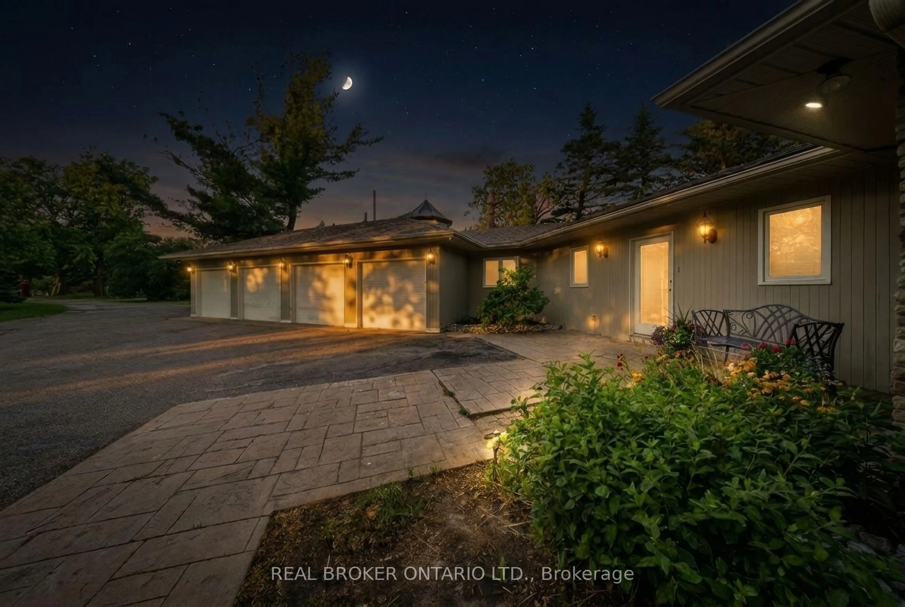Patio, street for 529 Conservation Dr, Brampton Ontario L6Z 0C1