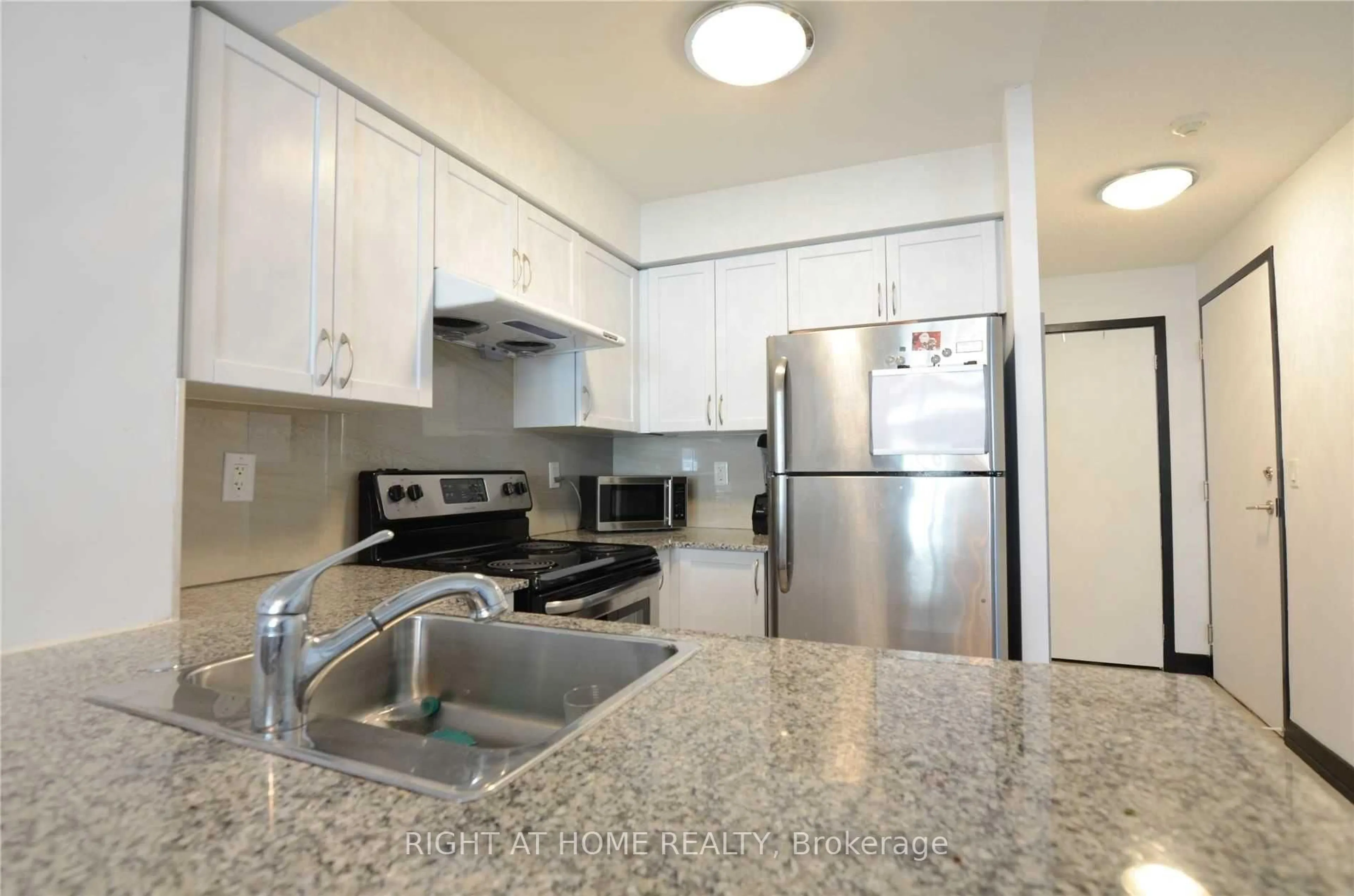 Standard kitchen, unknown for 812 Lansdowne Ave #1016, Toronto Ontario M6H 4K5