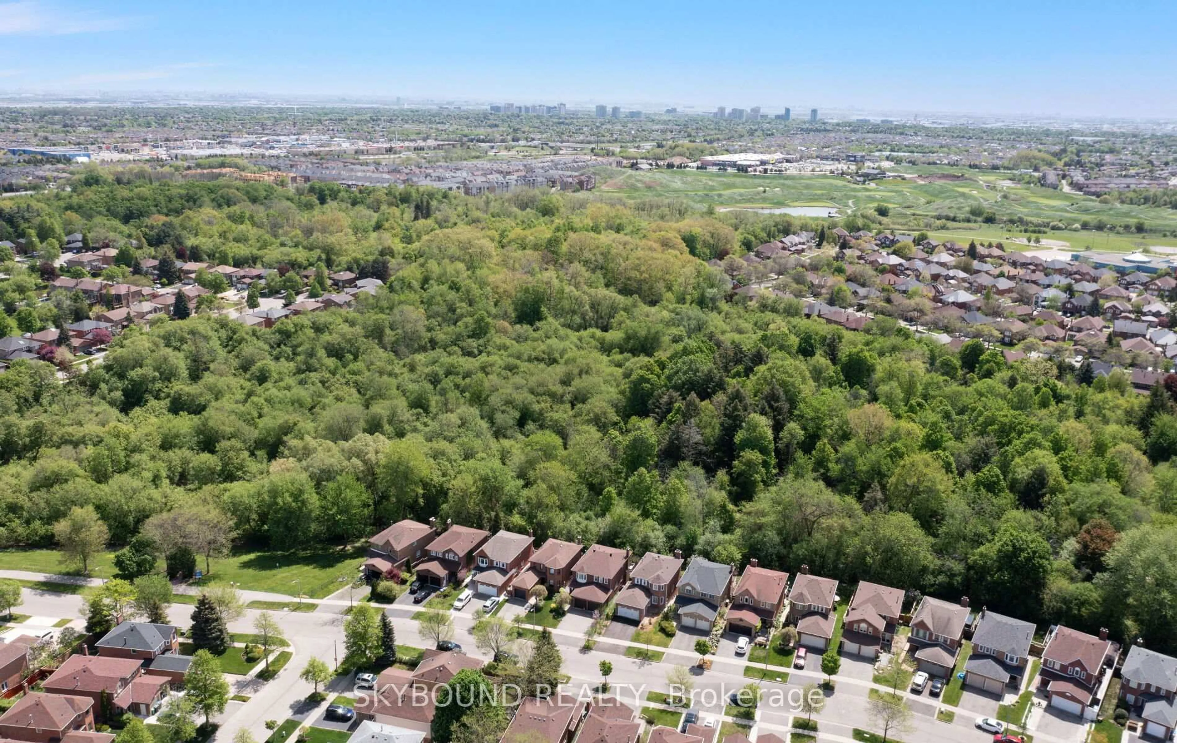 A pic from outside/outdoor area/front of a property/back of a property/a pic from drone, city buildings view from balcony for 21 Pinellas Dr, Brampton Ontario L6Z 3C1