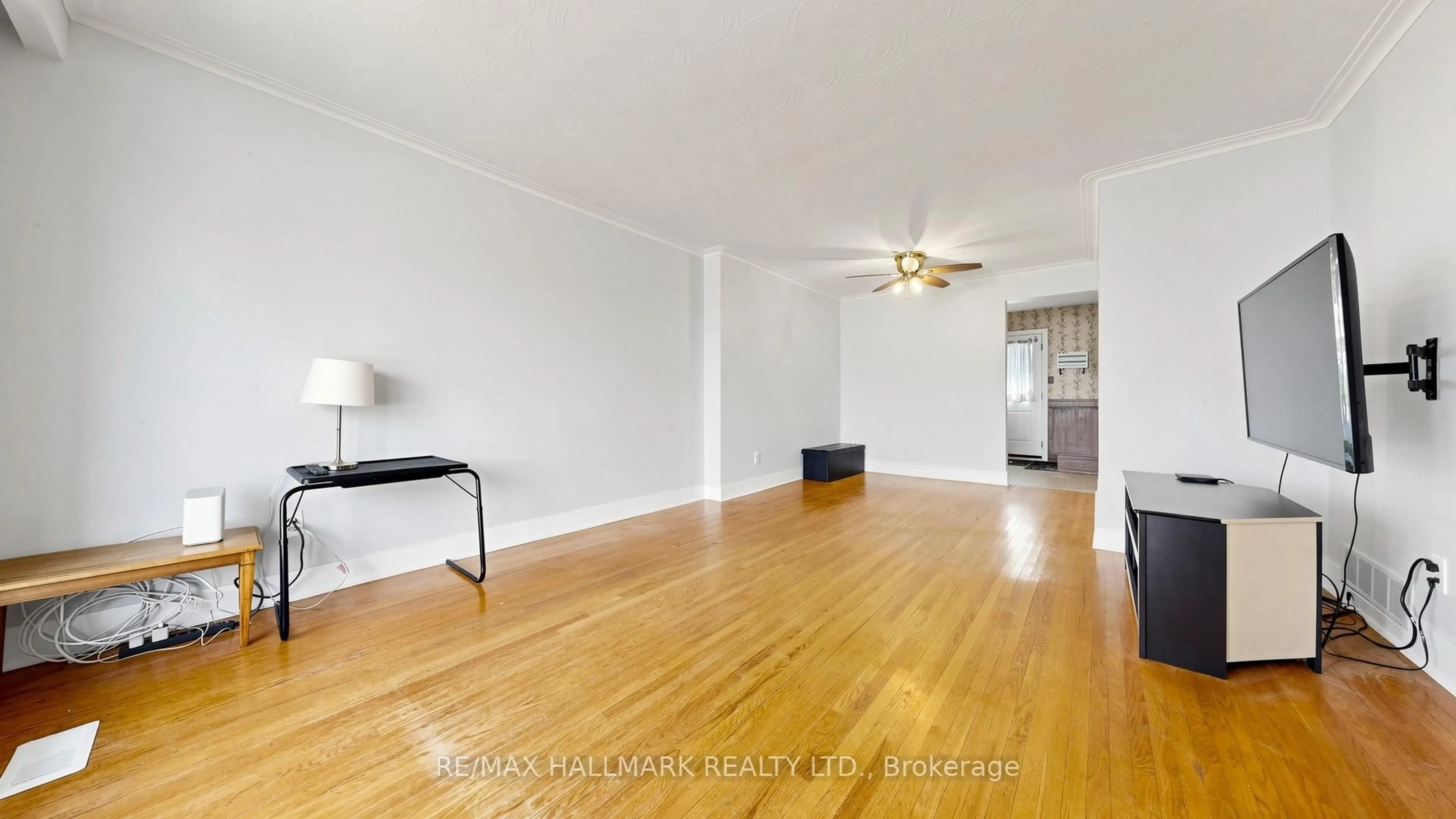 Living room with furniture, unknown for 9 Rubydale Gdns, Toronto Ontario M9L 1B8