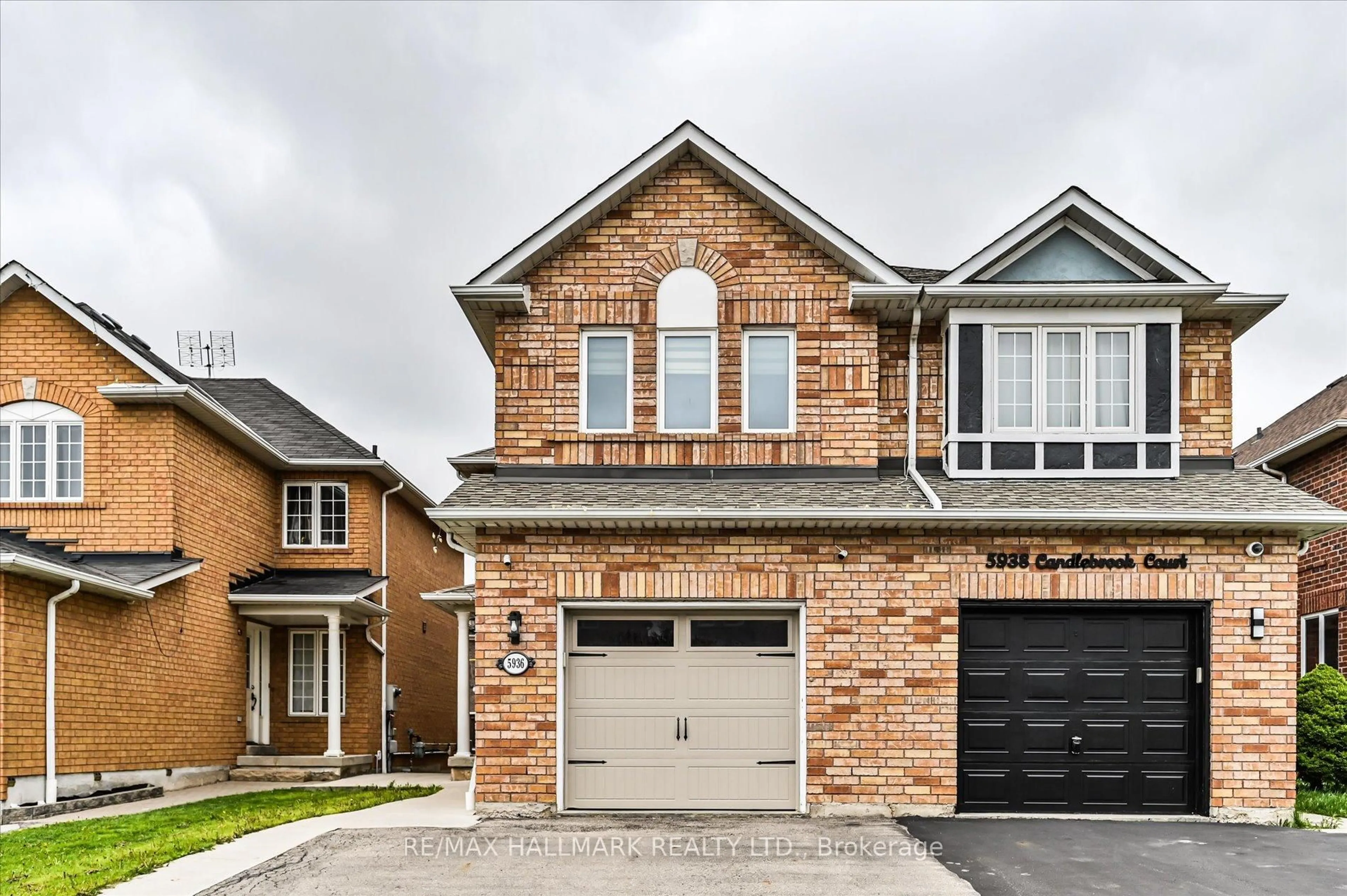 Home with brick exterior material, street for 5936 Candlebrook Crt, Mississauga Ontario L5V 2V5