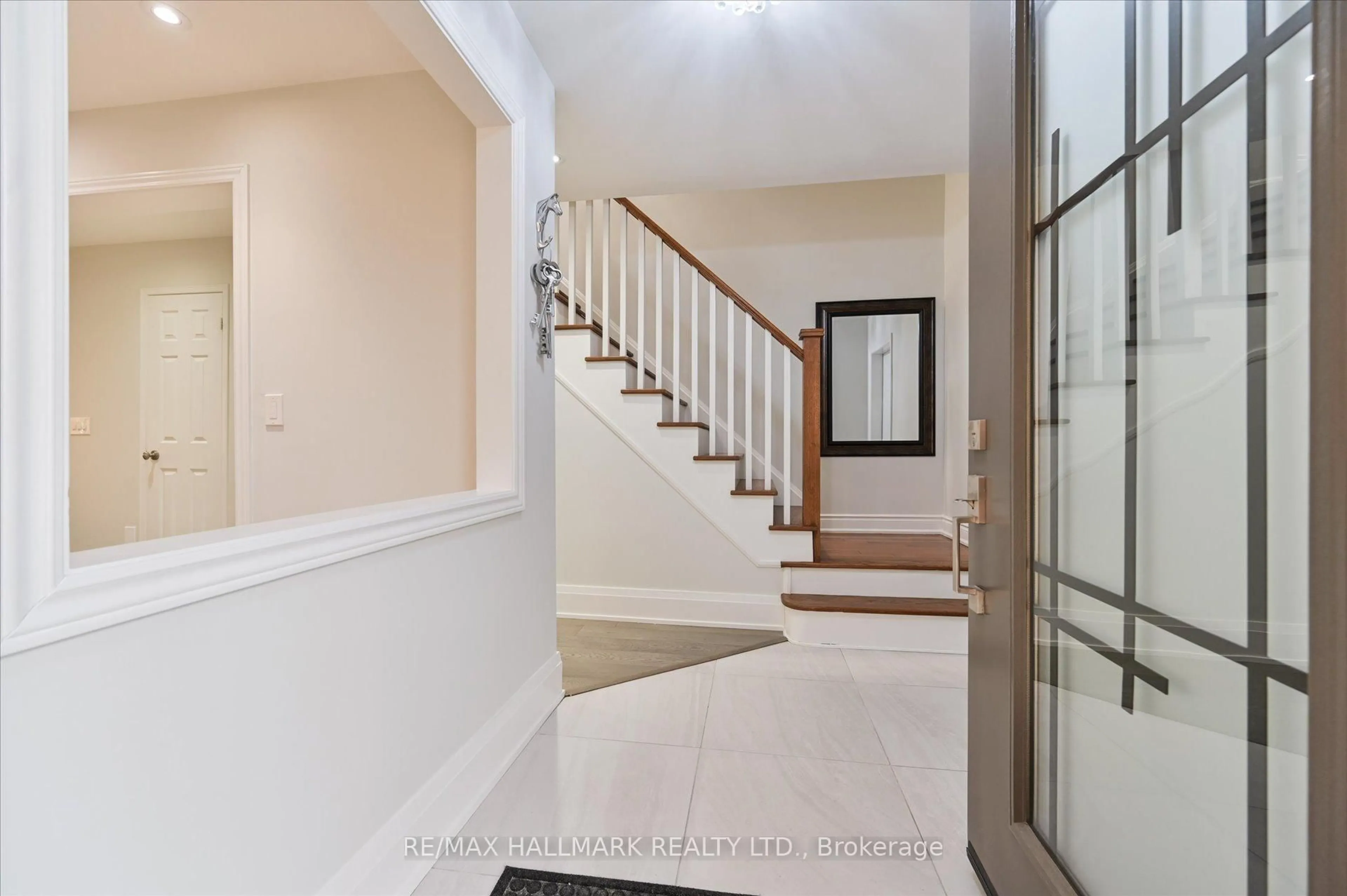 Unknown for 5936 Candlebrook Crt, Mississauga Ontario L5V 2V5