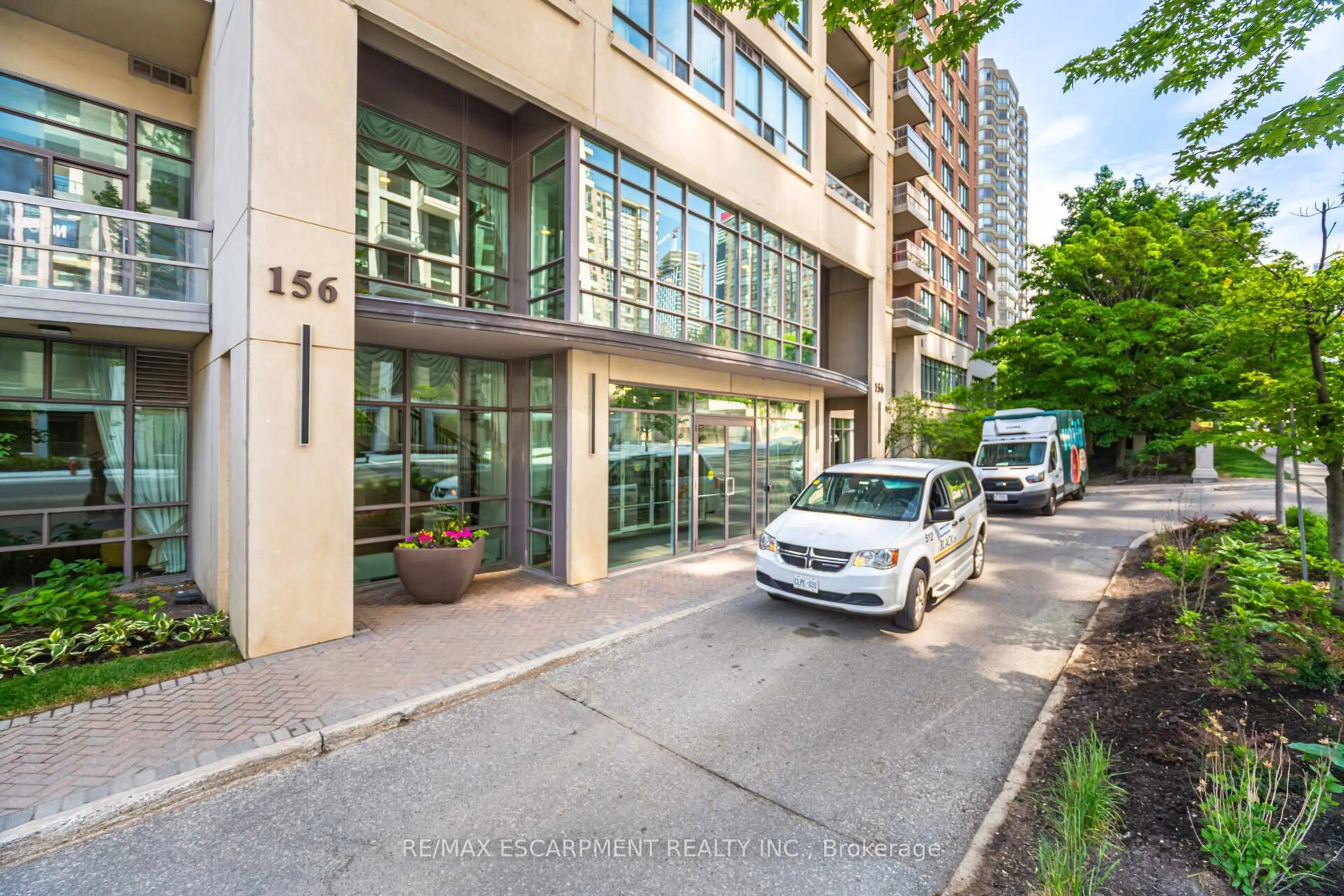 Unknown for 156 ENFIELD Pl #307, Mississauga Ontario L5B 4L8