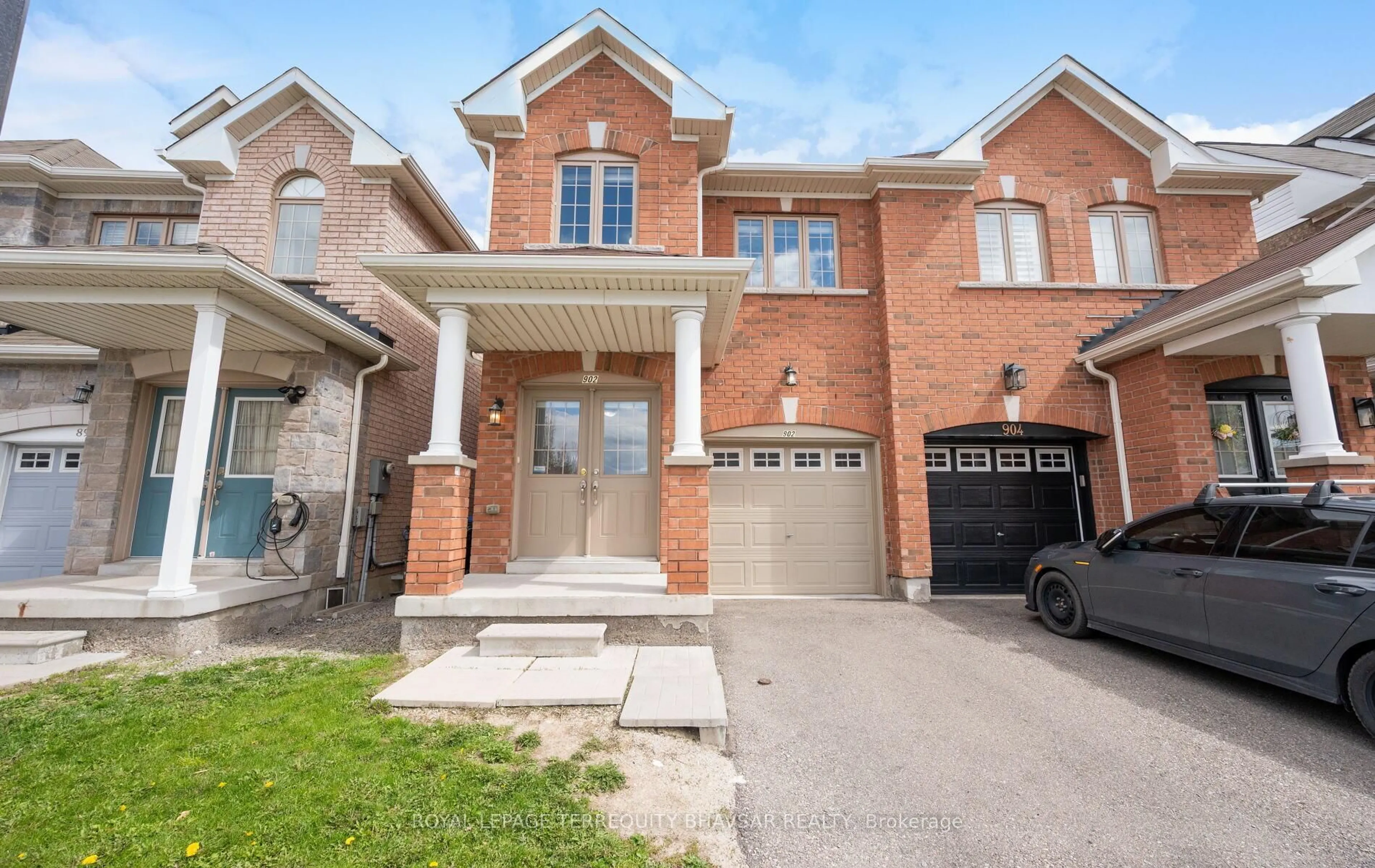 Home with brick exterior material, street for 902 Francine Cres, Mississauga Ontario L5V 0E2