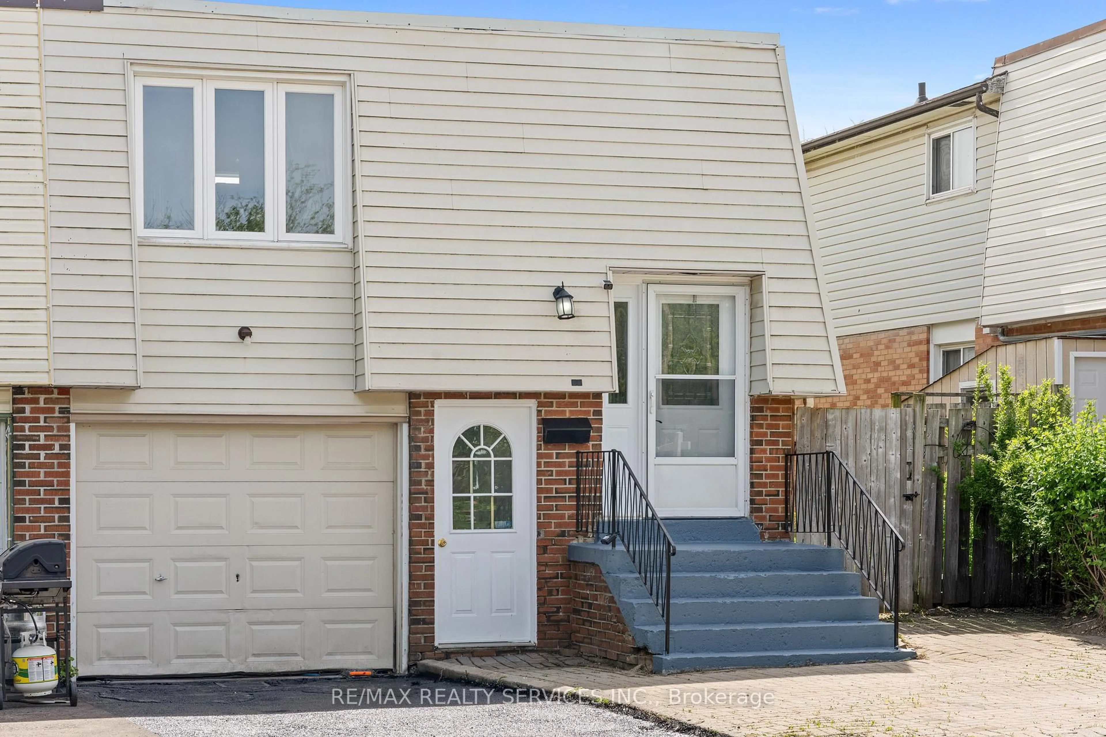 Home with brick exterior material, street for 62 Horne Dr, Brampton Ontario L6V 2V3