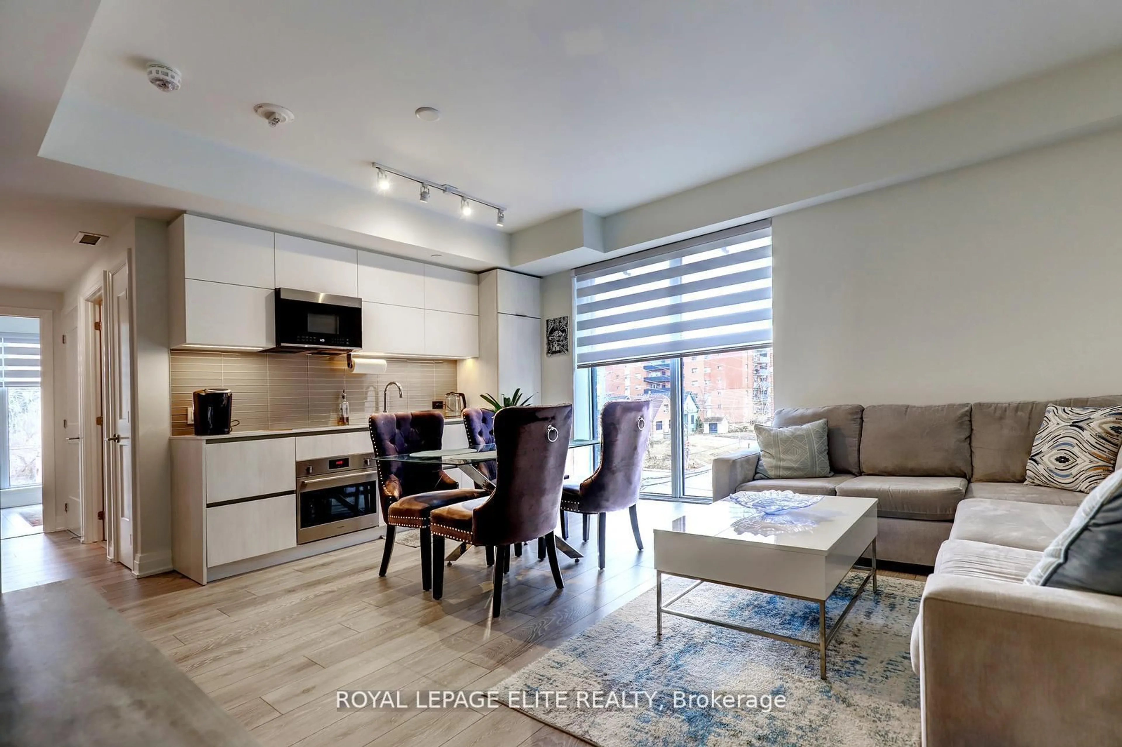 Open concept kitchen, unknown for 21 Park St #318, Mississauga Ontario L5G 0C2