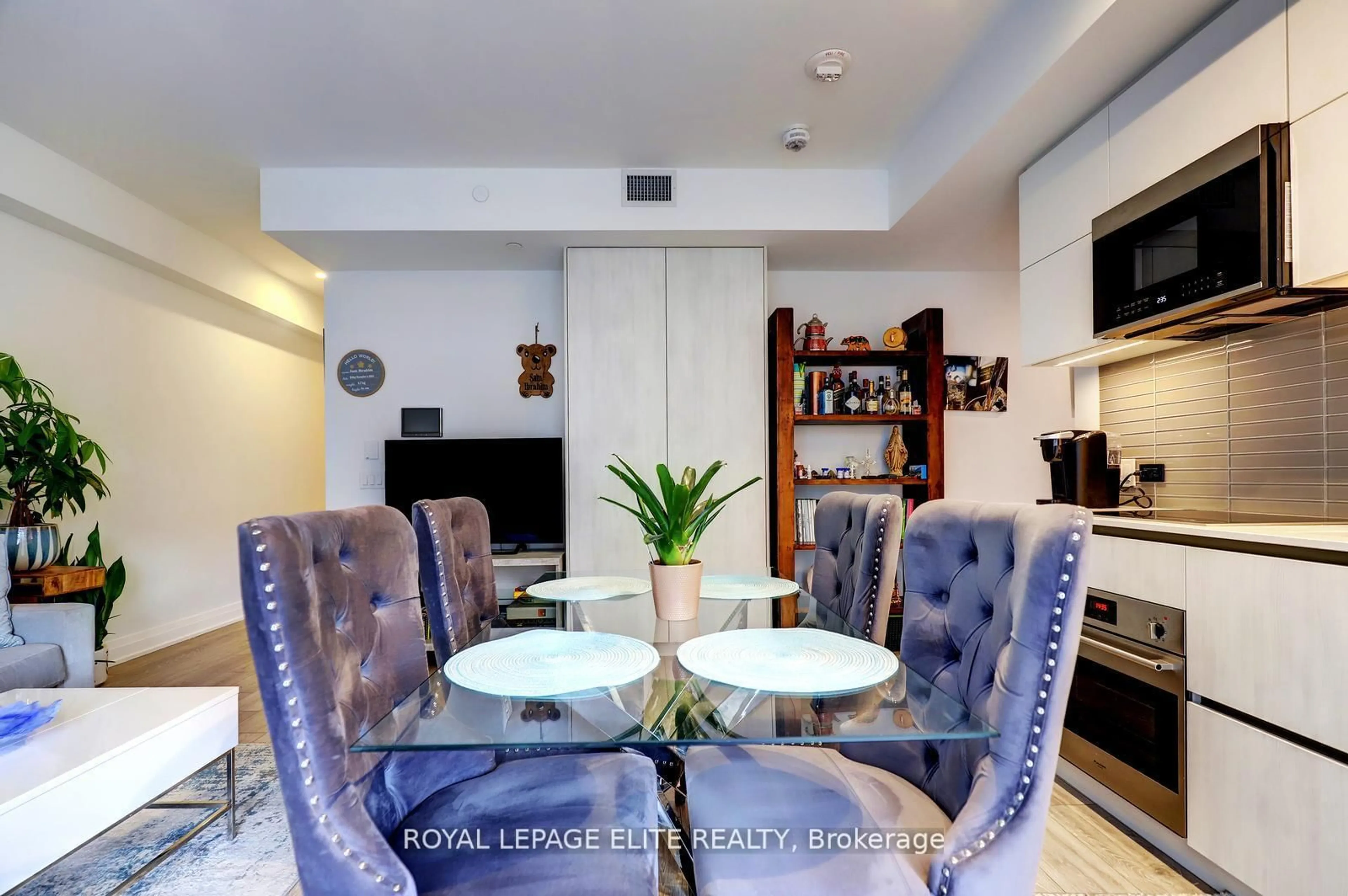 Dining room, unknown for 21 Park St #318, Mississauga Ontario L5G 0C2