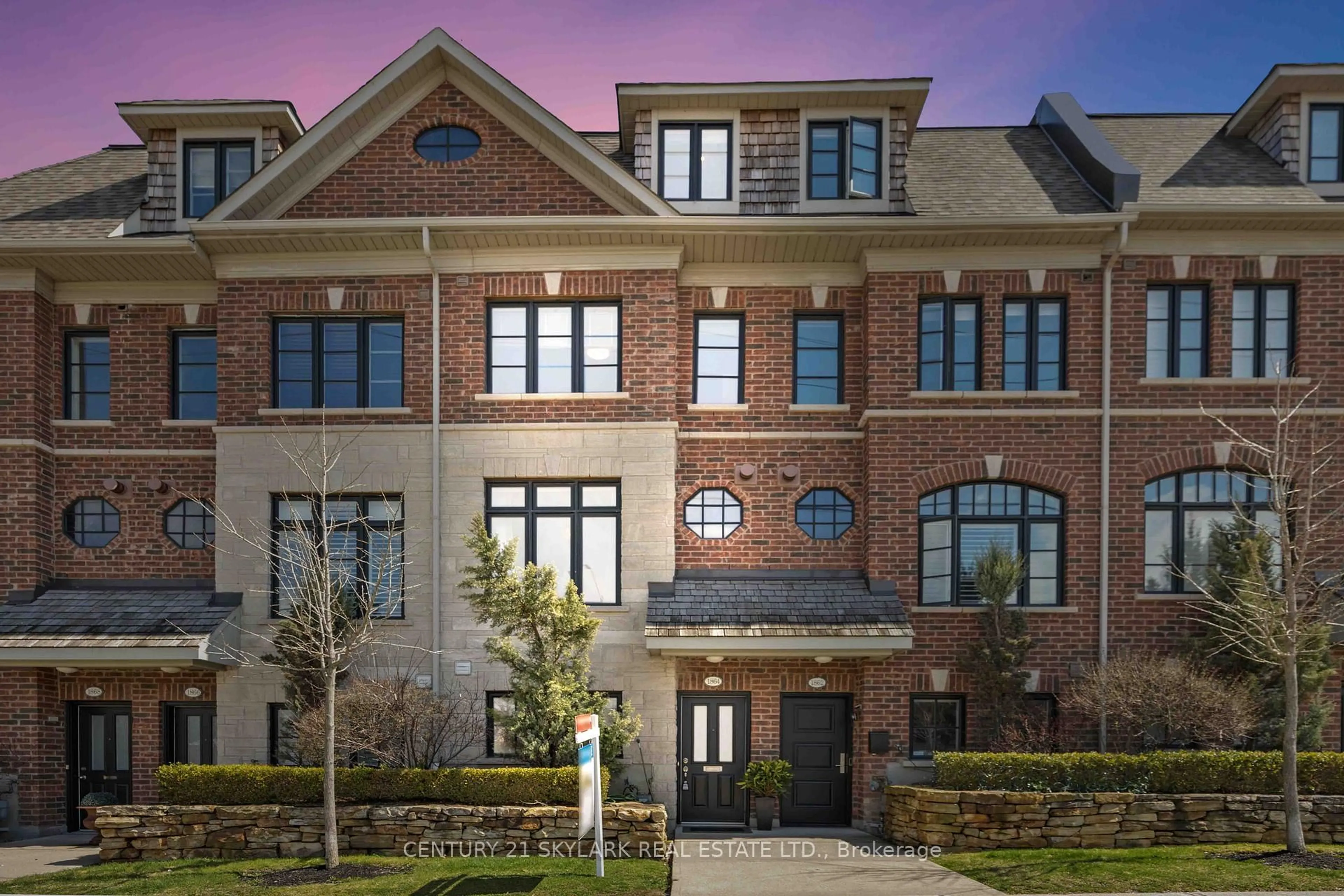 Home with brick exterior material, building for 1864 Burnhamthorpe Rd, Mississauga Ontario L4X 2S5