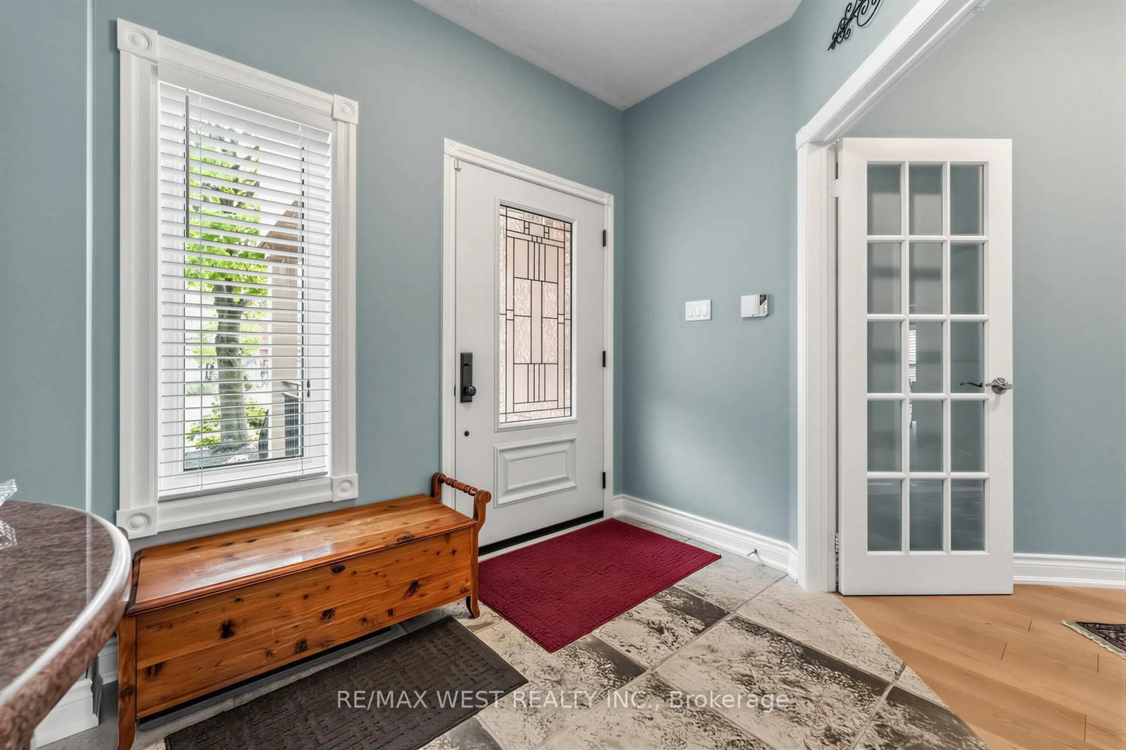 Indoor entryway for 5519 Windy Hill Crt, Mississauga Ontario L4Z 3W4