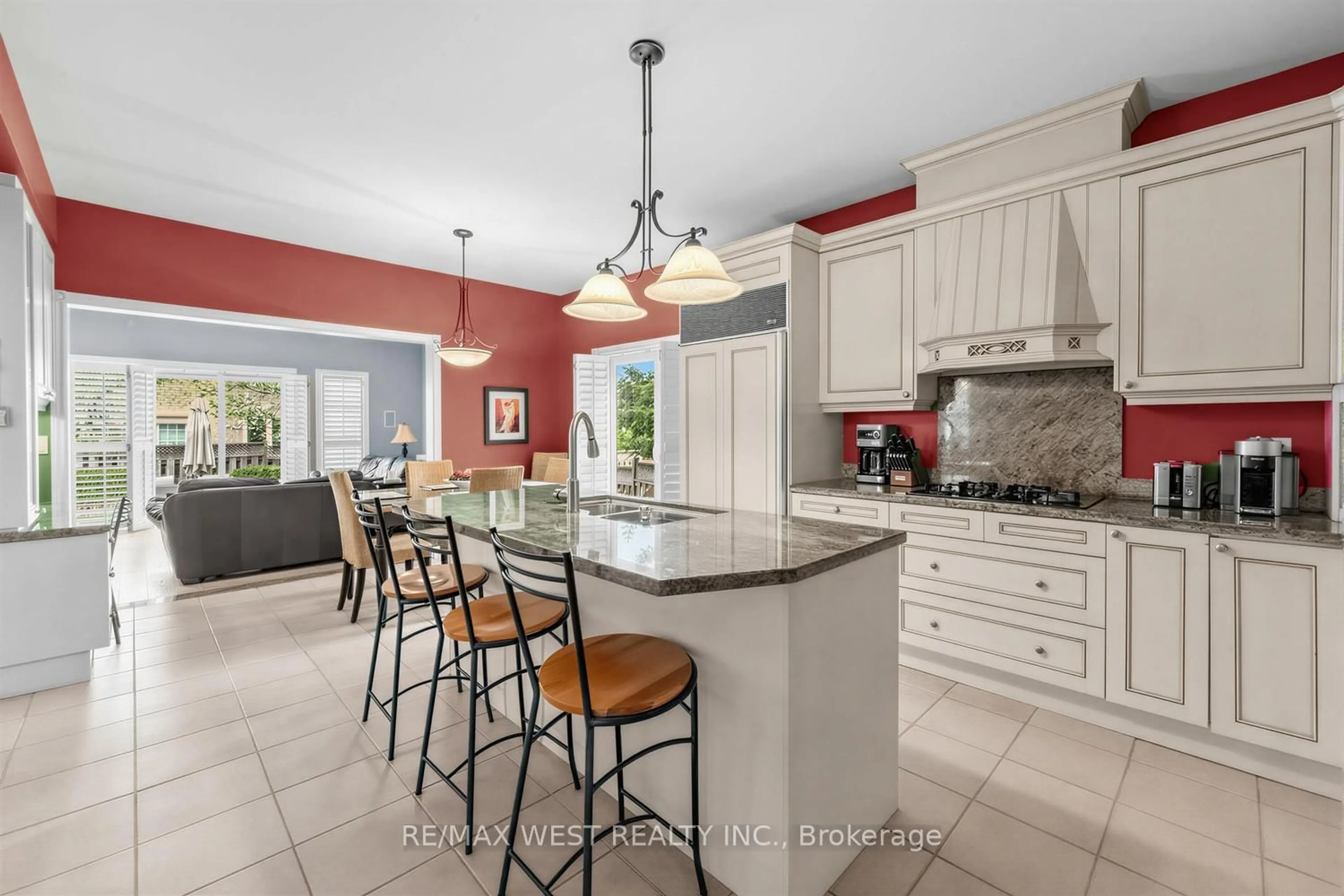Open concept kitchen, ceramic/tile floor for 5519 Windy Hill Crt, Mississauga Ontario L4Z 3W4