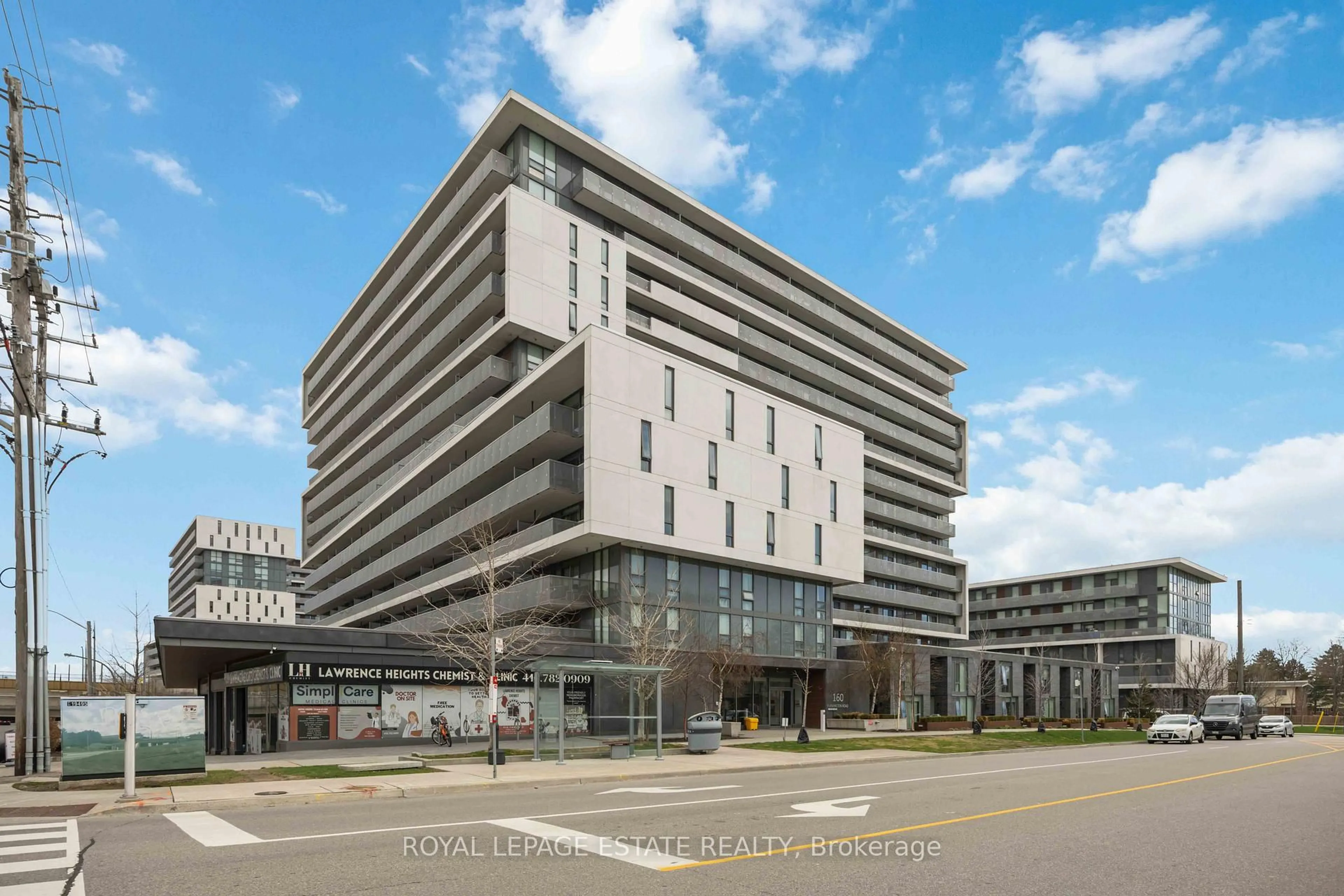 Indoor foyer for 160 Flemington Rd #1505, Toronto Ontario M6A 0A9