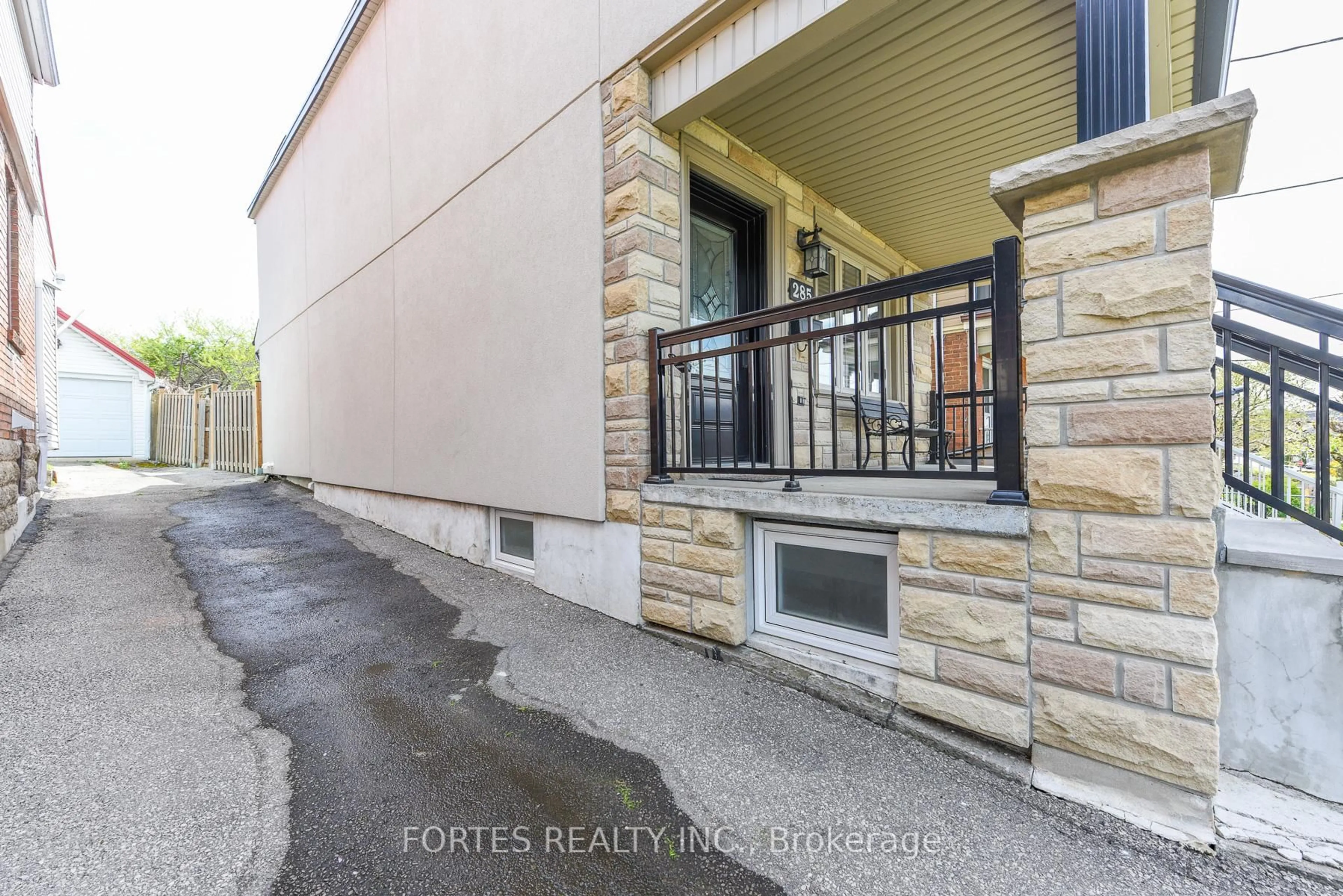 Patio, street for 285 Gilbert Ave, Toronto Ontario M6E 4W8