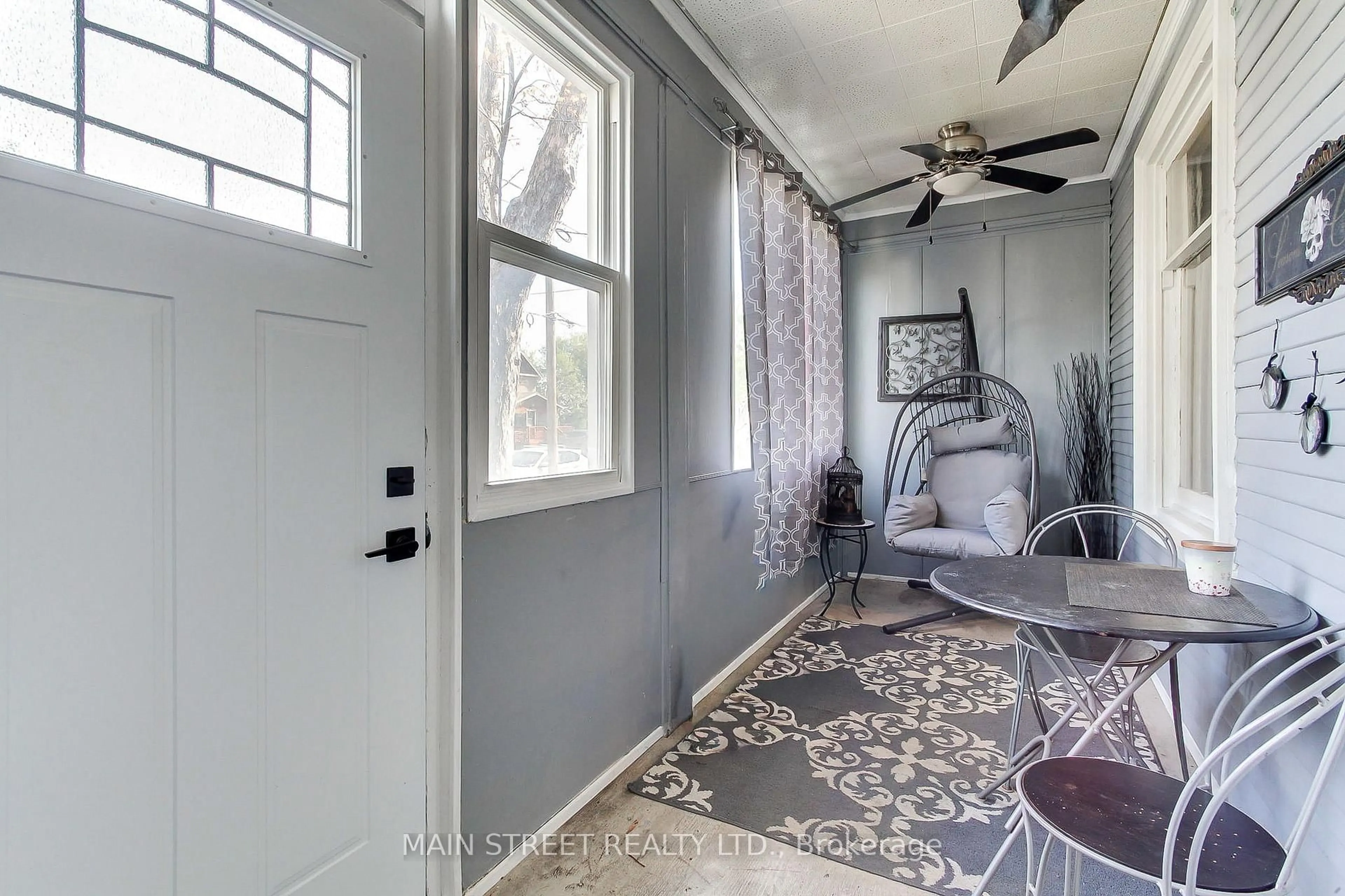 Indoor entryway for 19 Macdonald St, Toronto Ontario M8V 1Y3