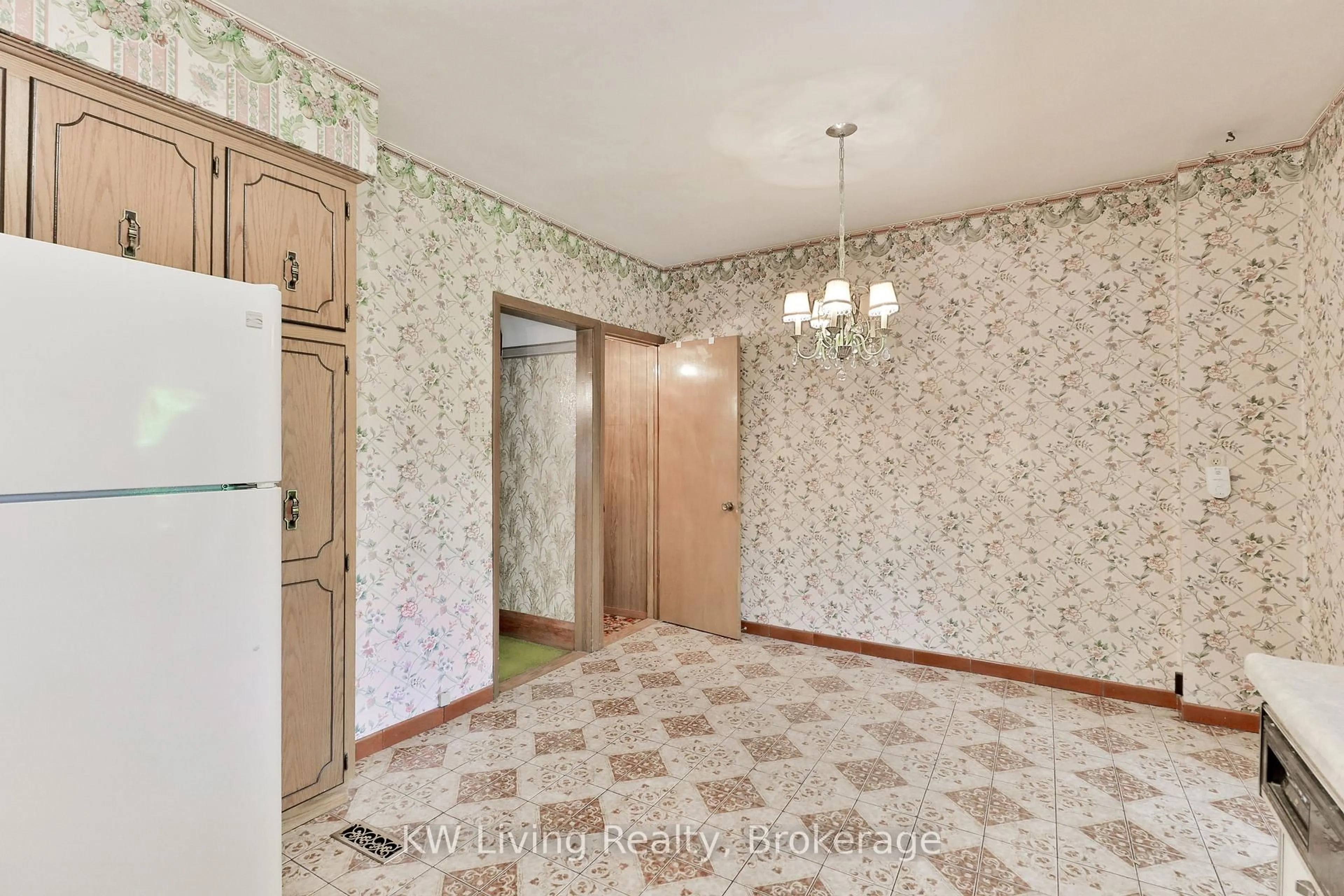 A pic of a room for 599 Durie St, Toronto Ontario M6S 3H2