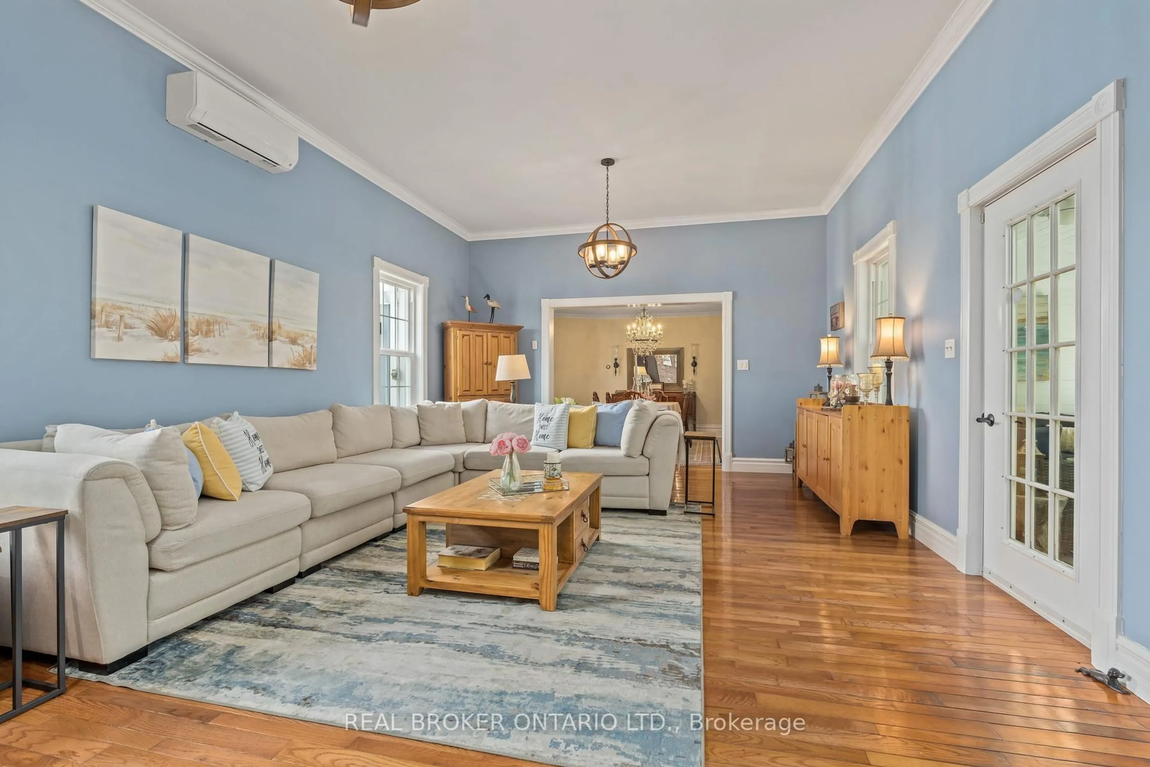 Living room with furniture, unknown for 25 Stewarttown Rd, Halton Hills Ontario L7G 4S5