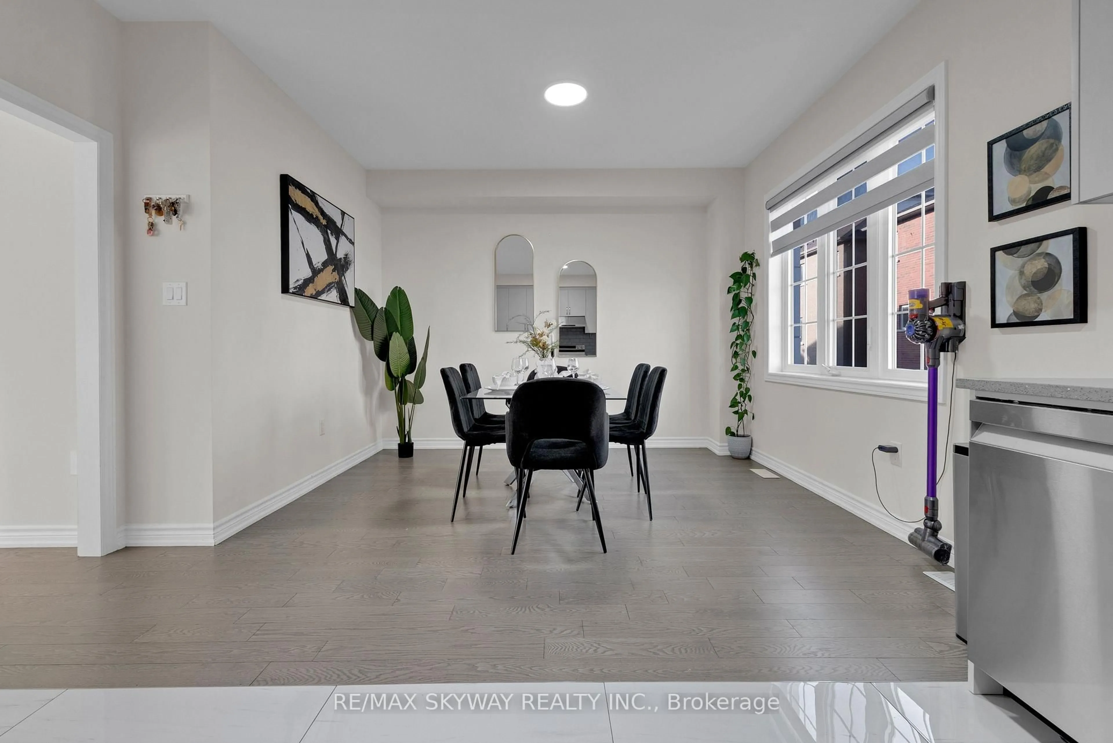 Dining room, unknown for 21 Allegro Dr, Brampton Ontario L6Y 5Y7