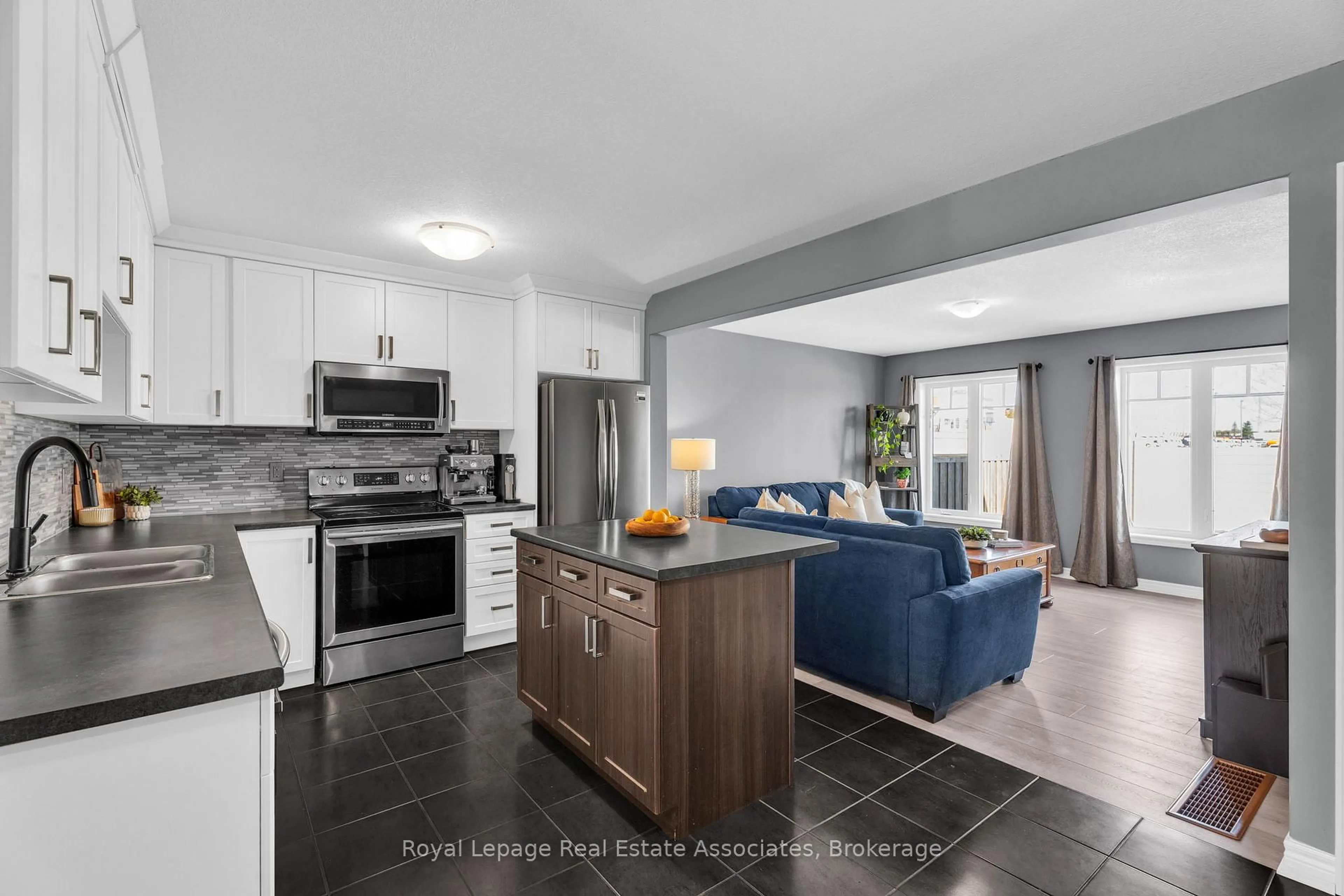 Open concept kitchen, ceramic/tile floor for 110 Winterton Crt, Orangeville Ontario L9W 6Z7