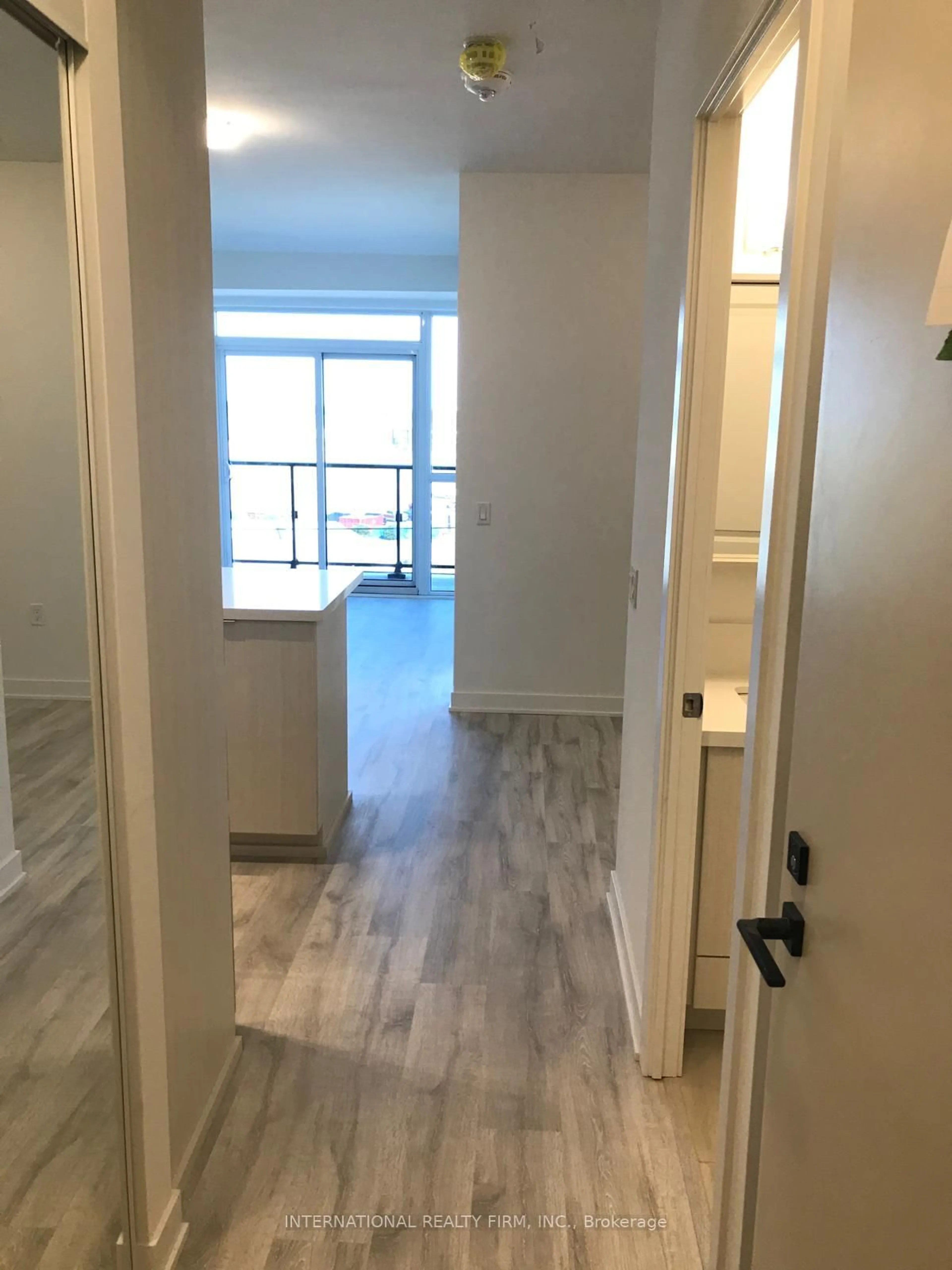 Unknown for 4677 Glen Erin Dr #601, Mississauga Ontario L5M 2E3