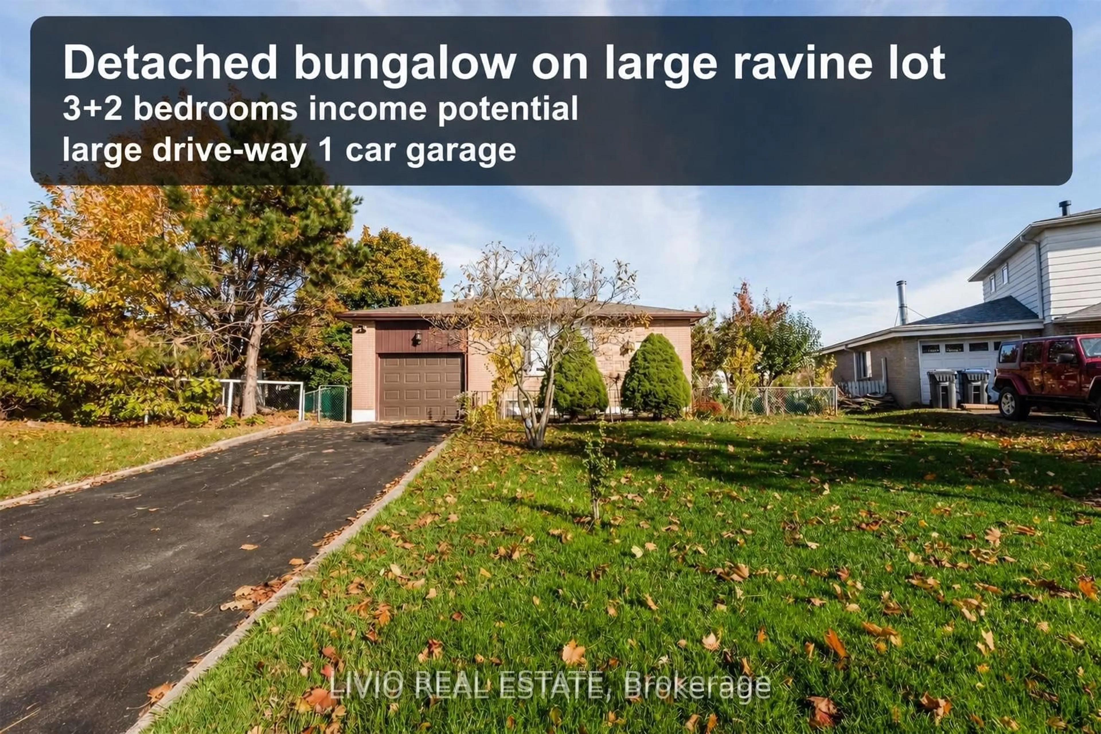 A pic from outside/outdoor area/front of a property/back of a property/a pic from drone, street for 12 Finsbury Dr, Brampton Ontario L6T 3P9
