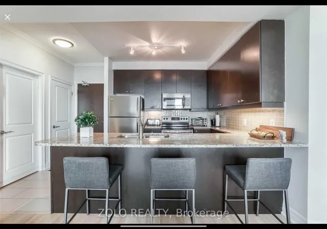 100 John St #1905, Brampton 4