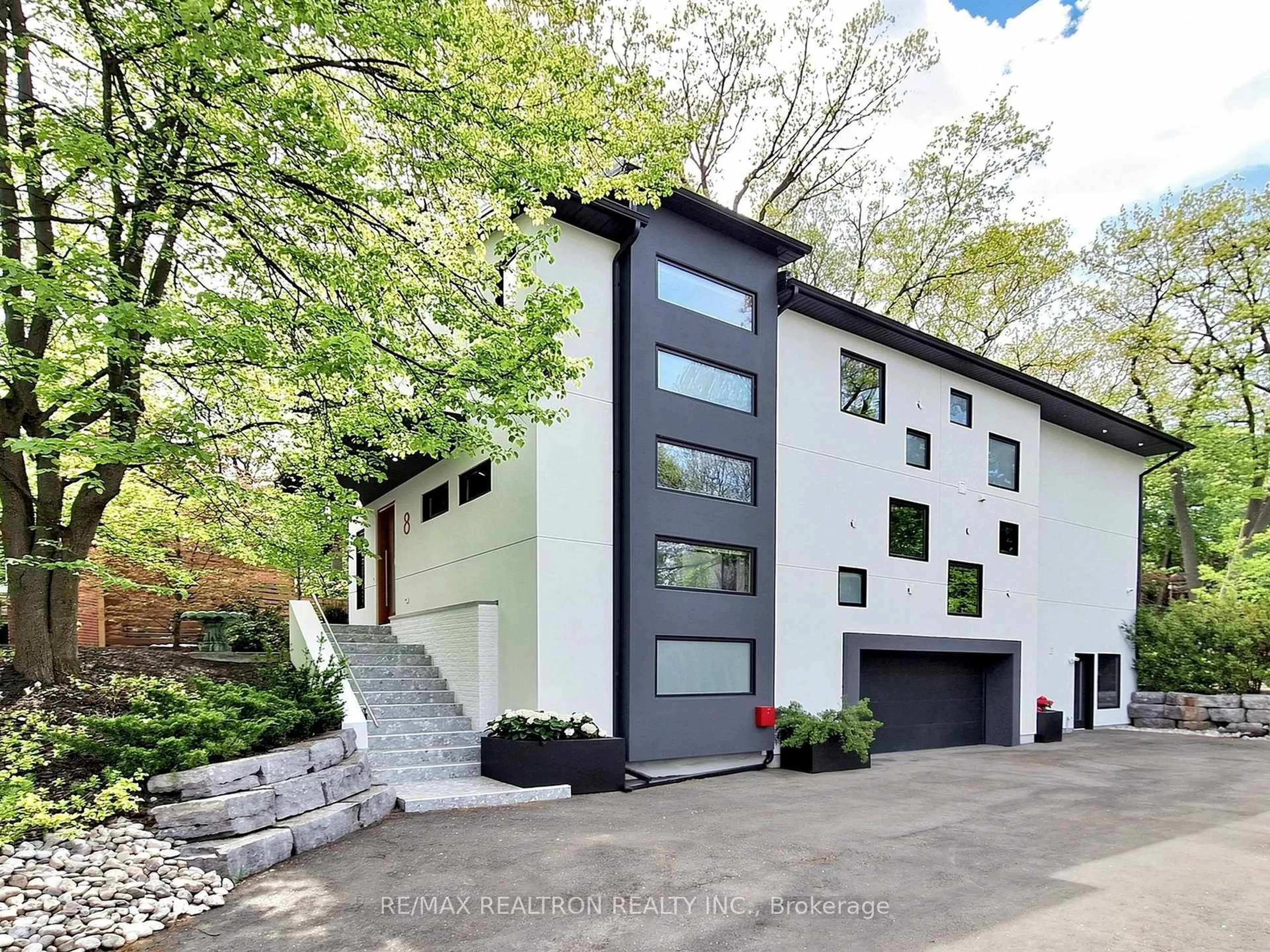 Unknown for 8 Breezewood Dr, Toronto Ontario M8Y 2C1
