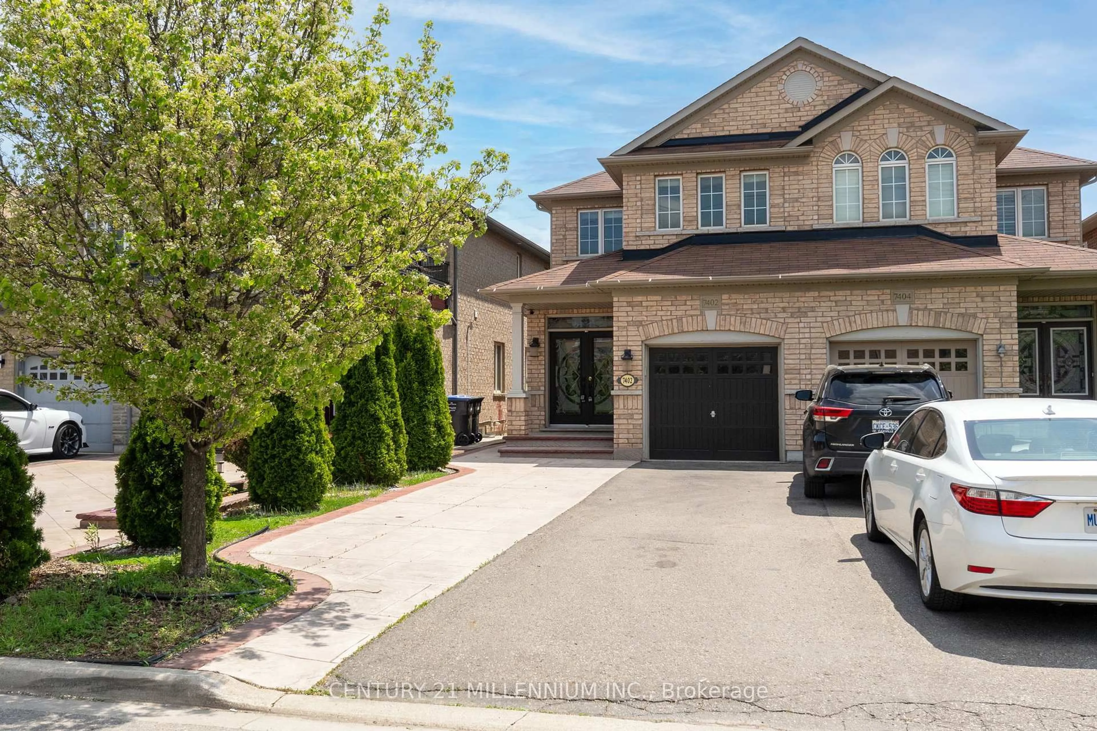 Home with brick exterior material, street for 7402 Saint Barbara Blvd, Mississauga Ontario L5W 0C3