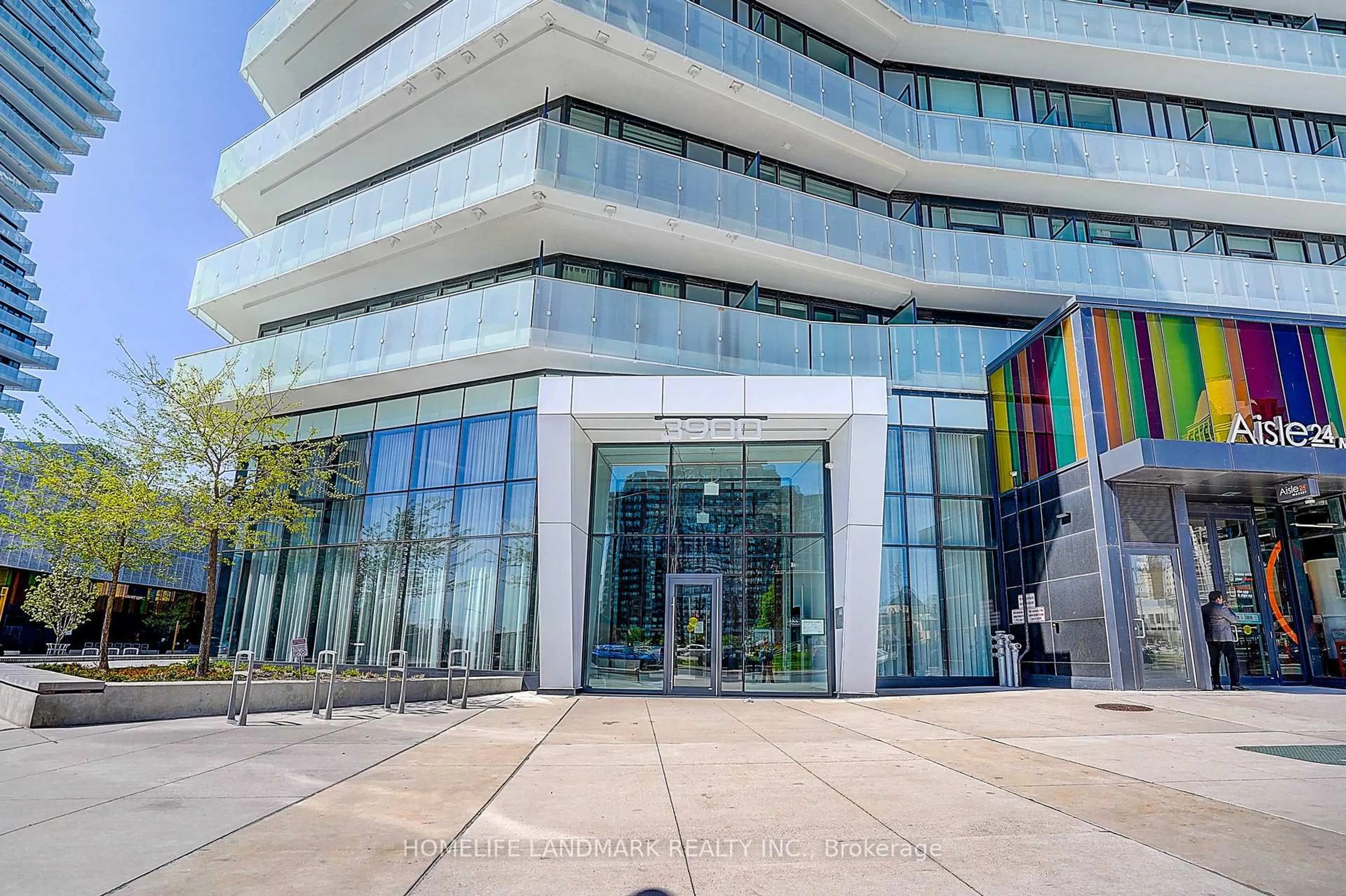 Indoor foyer for 3900 Confederation Pkwy #3710, Mississauga Ontario L5B 0M3