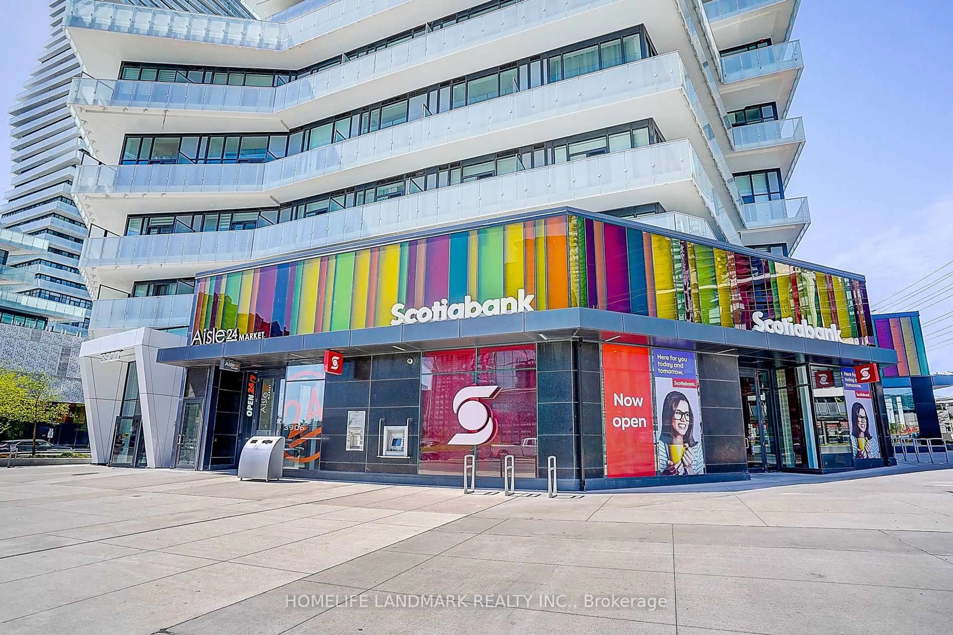 Indoor foyer for 3900 Confederation Pkwy #3710, Mississauga Ontario L5B 0M3