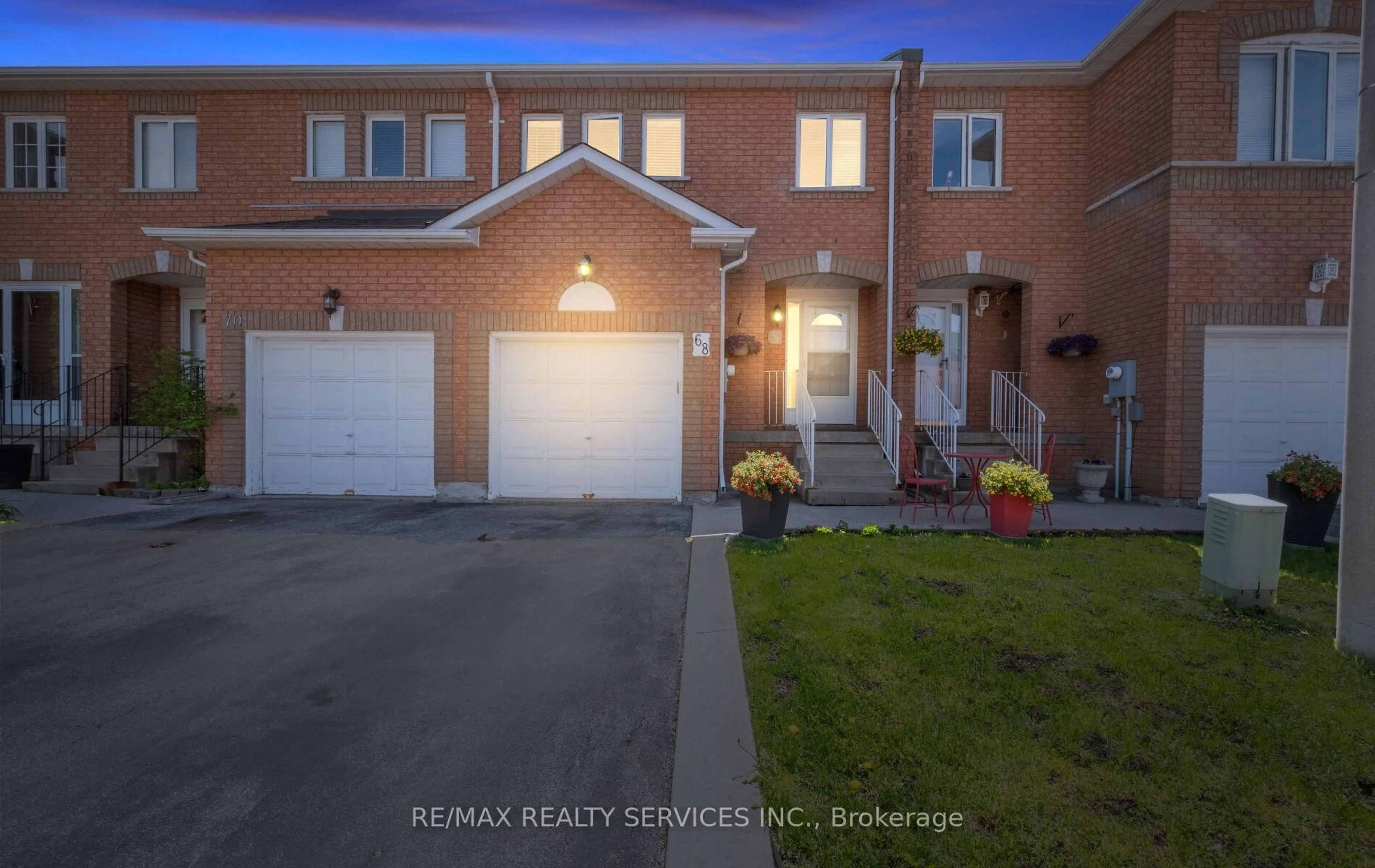 Home with brick exterior material, street for 200 Cresthaven Rd #68, Brampton Ontario L7A 1J5