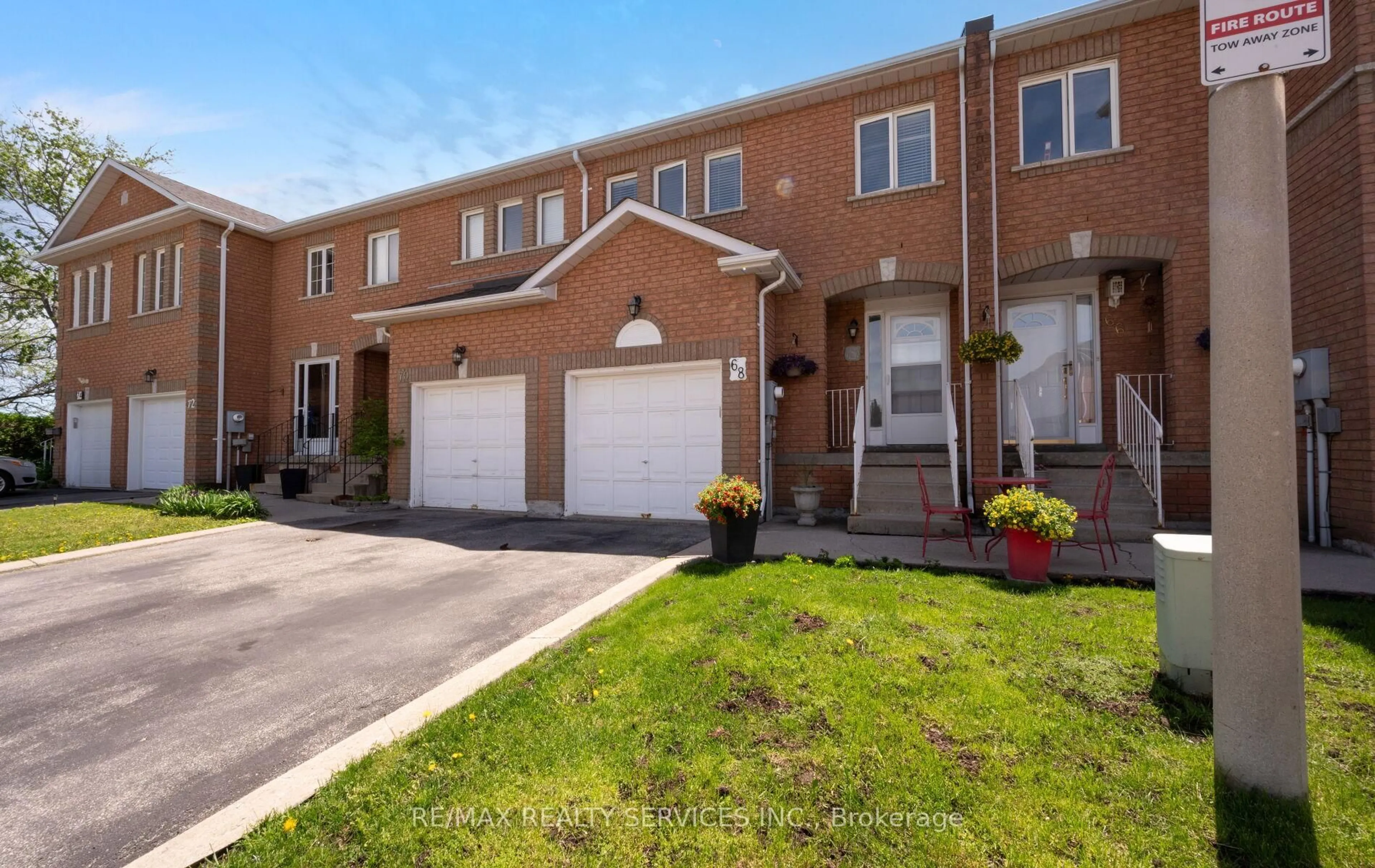Home with brick exterior material, street for 200 Cresthaven Rd #68, Brampton Ontario L7A 1J5