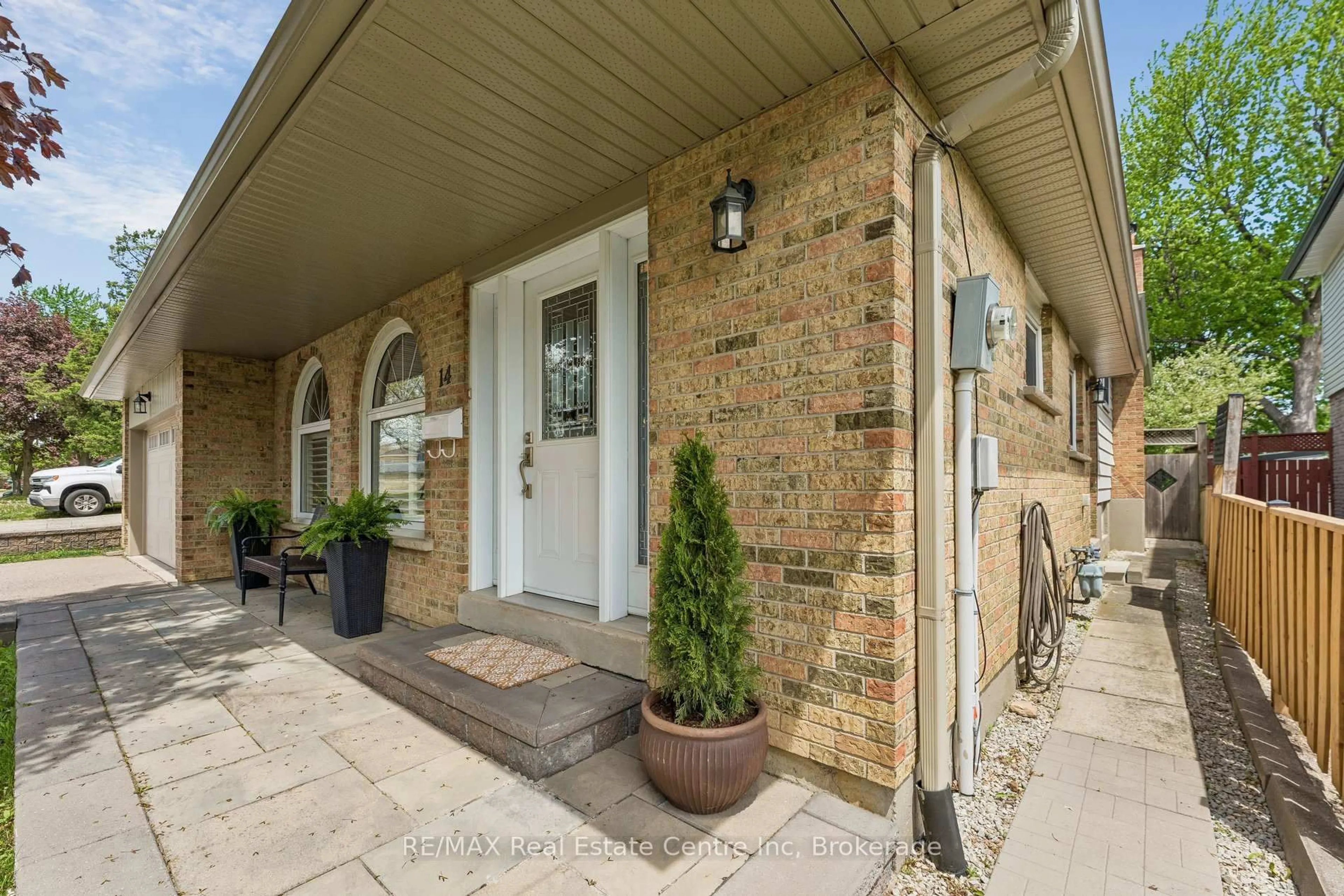 Unknown for 14 Massey St, Brampton Ontario L6S 2W1