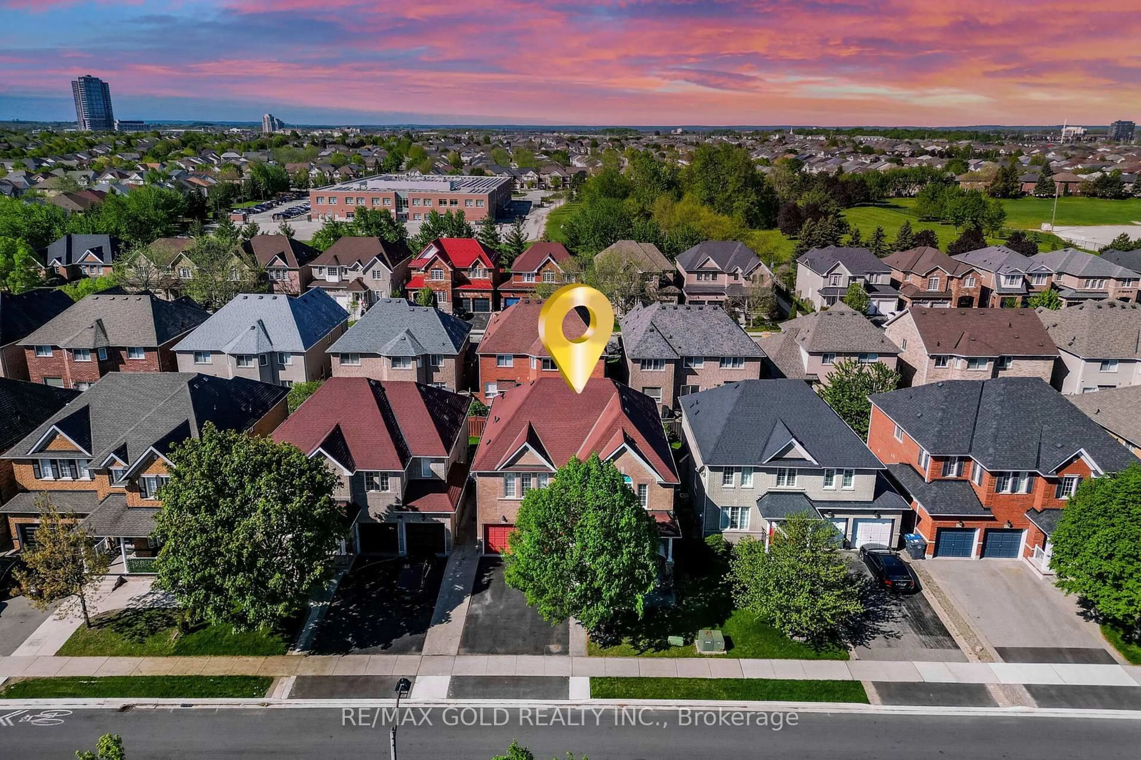 A pic from outside/outdoor area/front of a property/back of a property/a pic from drone, unknown for 96 Brisdale Dr, Brampton Ontario L7A 1S5