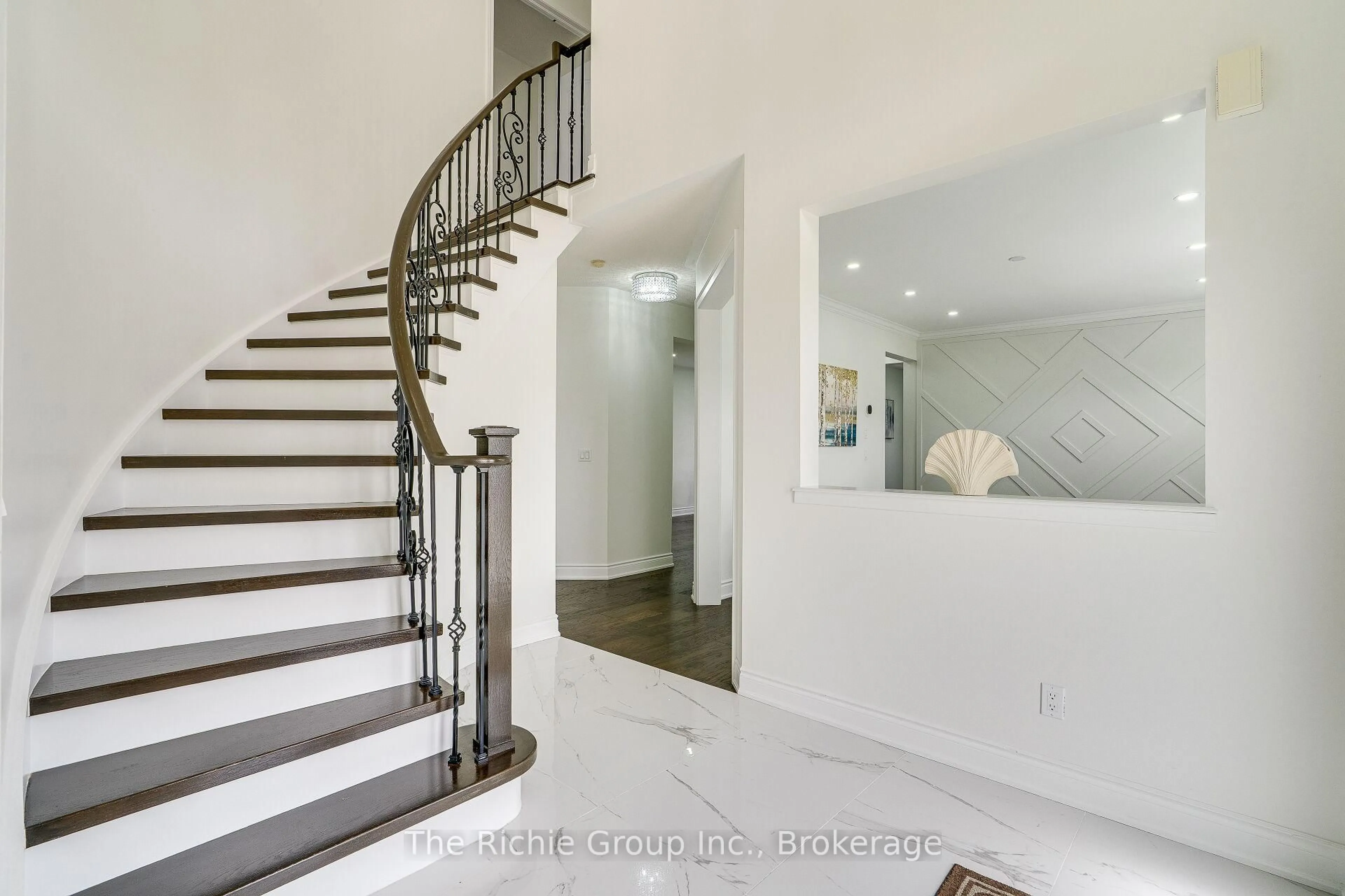 Indoor entryway for 59 Tarquini Cres, Caledon Ontario L7E 2Z5