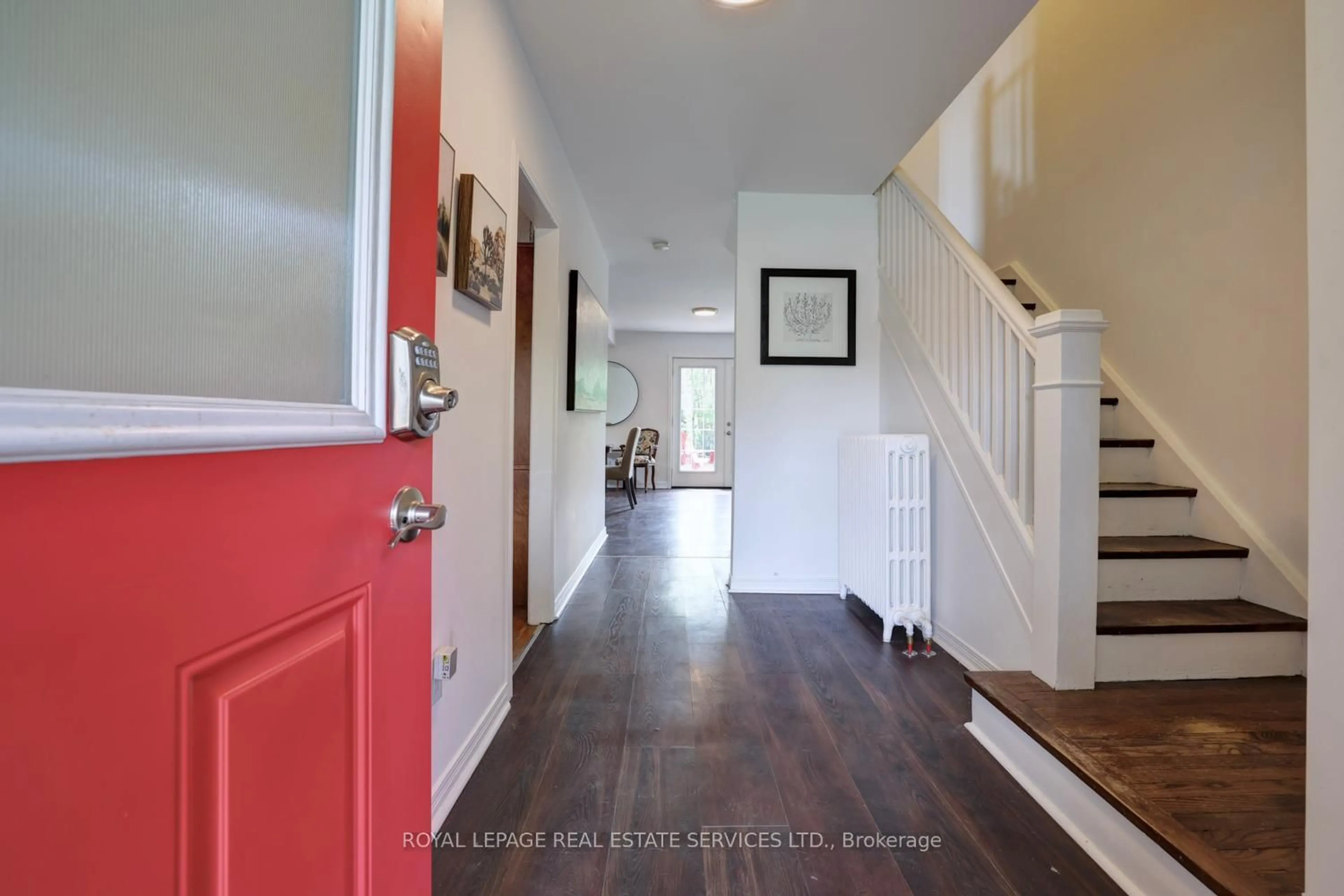 Indoor entryway for 80 Thirty-Seventh St, Toronto Ontario M8W 3L8