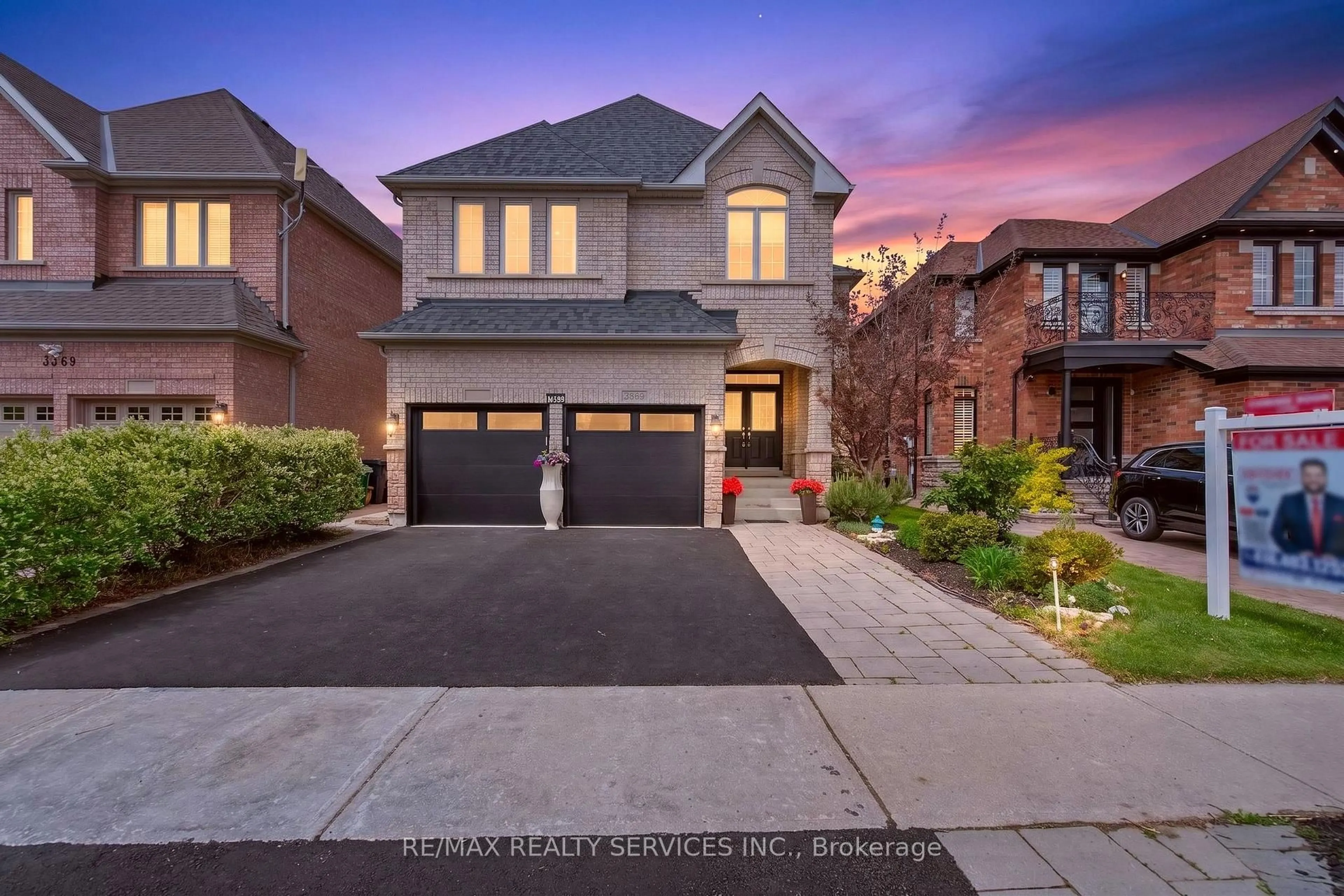 Home with brick exterior material, street for 3365 Destination Dr, Mississauga Ontario L5M 7W6