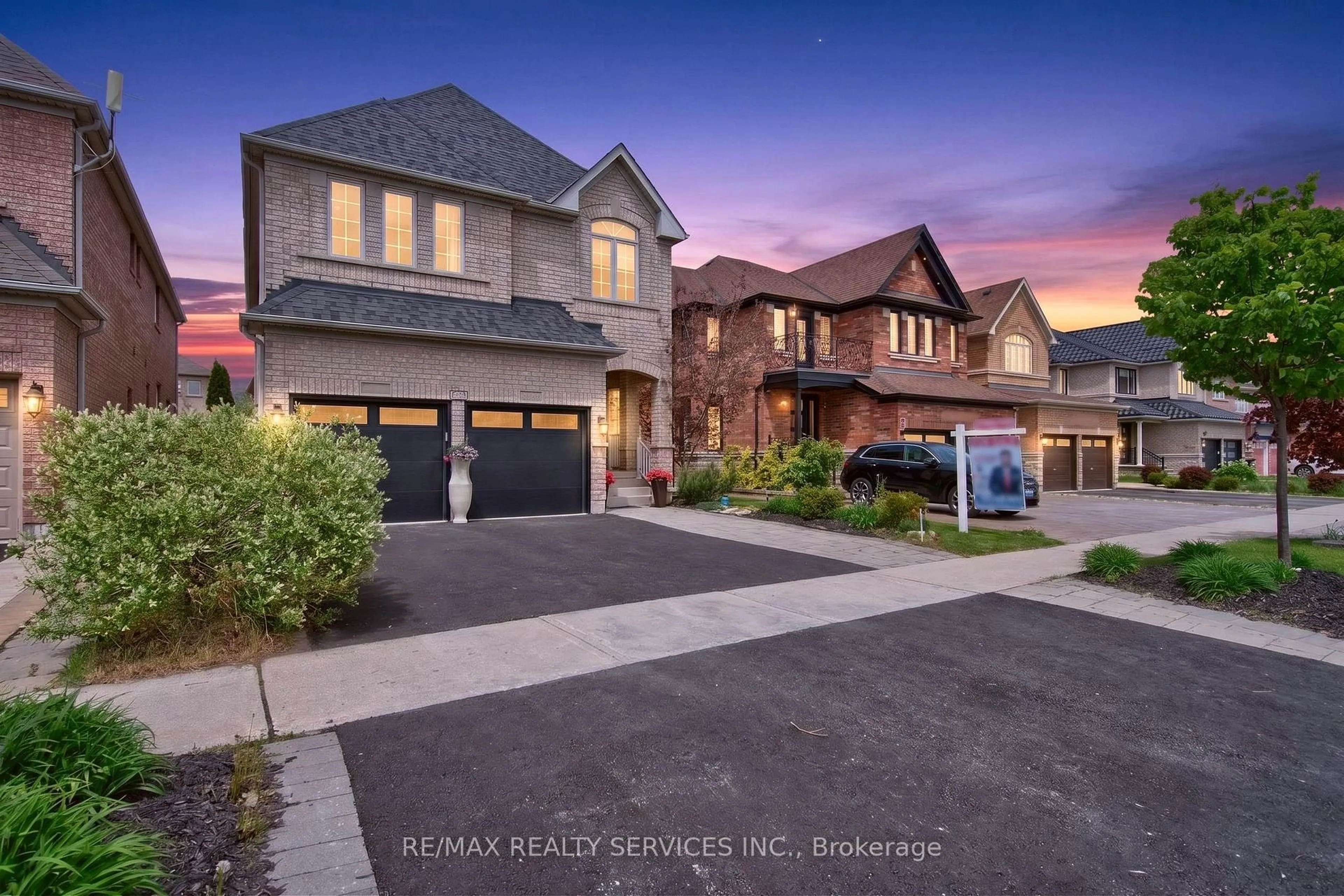 Home with brick exterior material, street for 3365 Destination Dr, Mississauga Ontario L5M 7W6