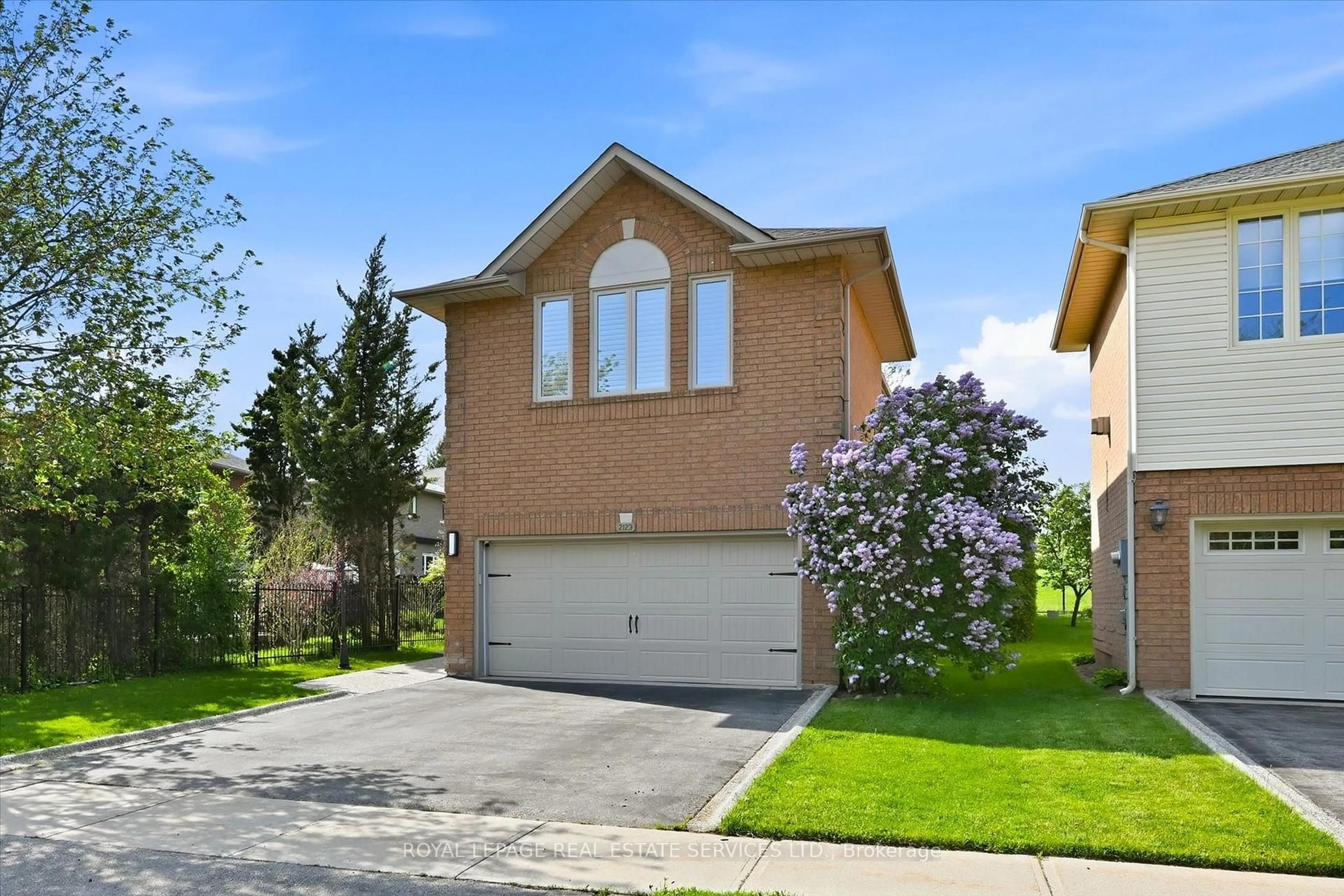 Home with brick exterior material, street for 2123 Grand Ravine Dr, Oakville Ontario L6H 6B4