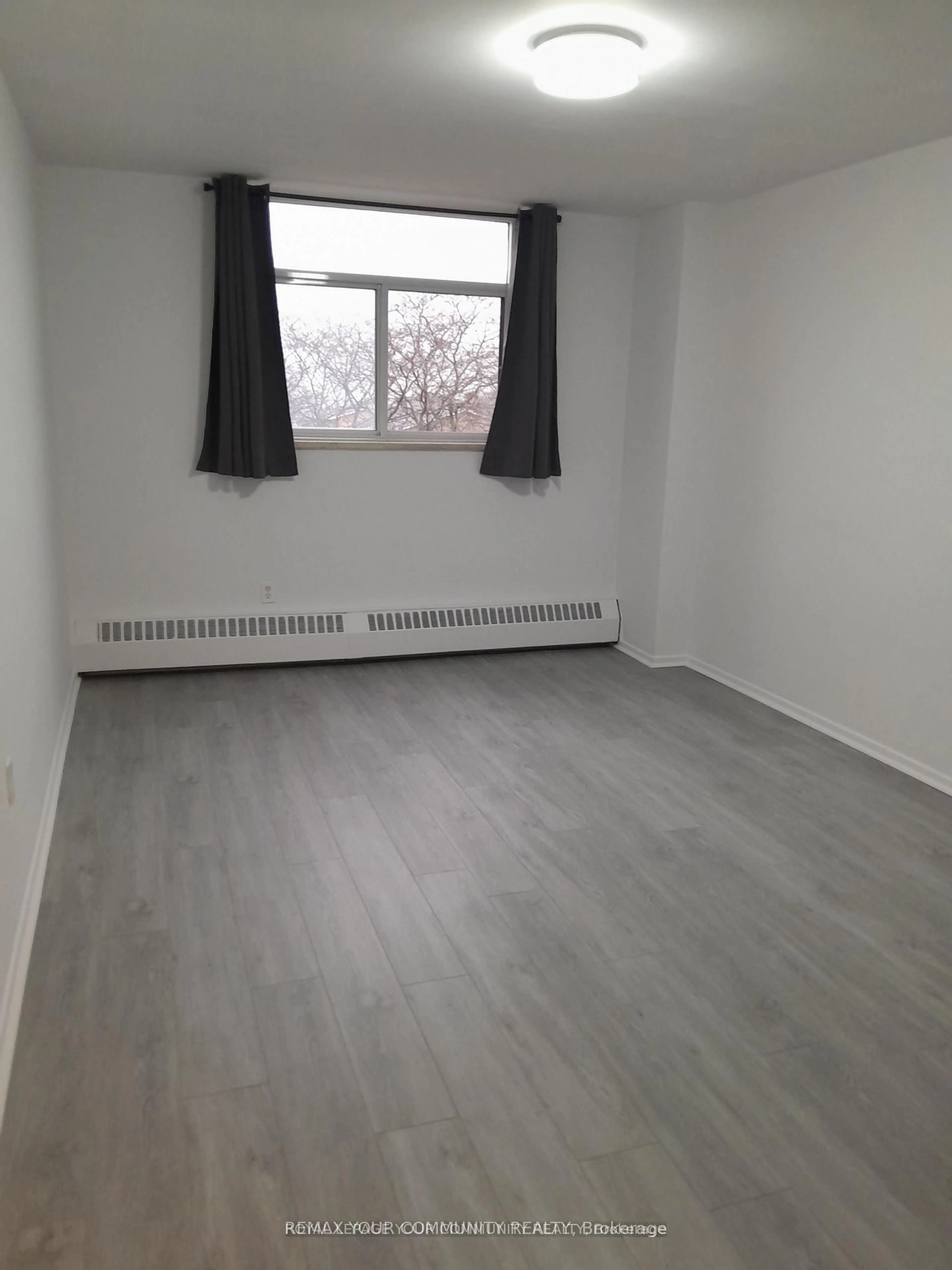 A pic of a room for 5 Frith Rd #404, Toronto Ontario M3N 2L5