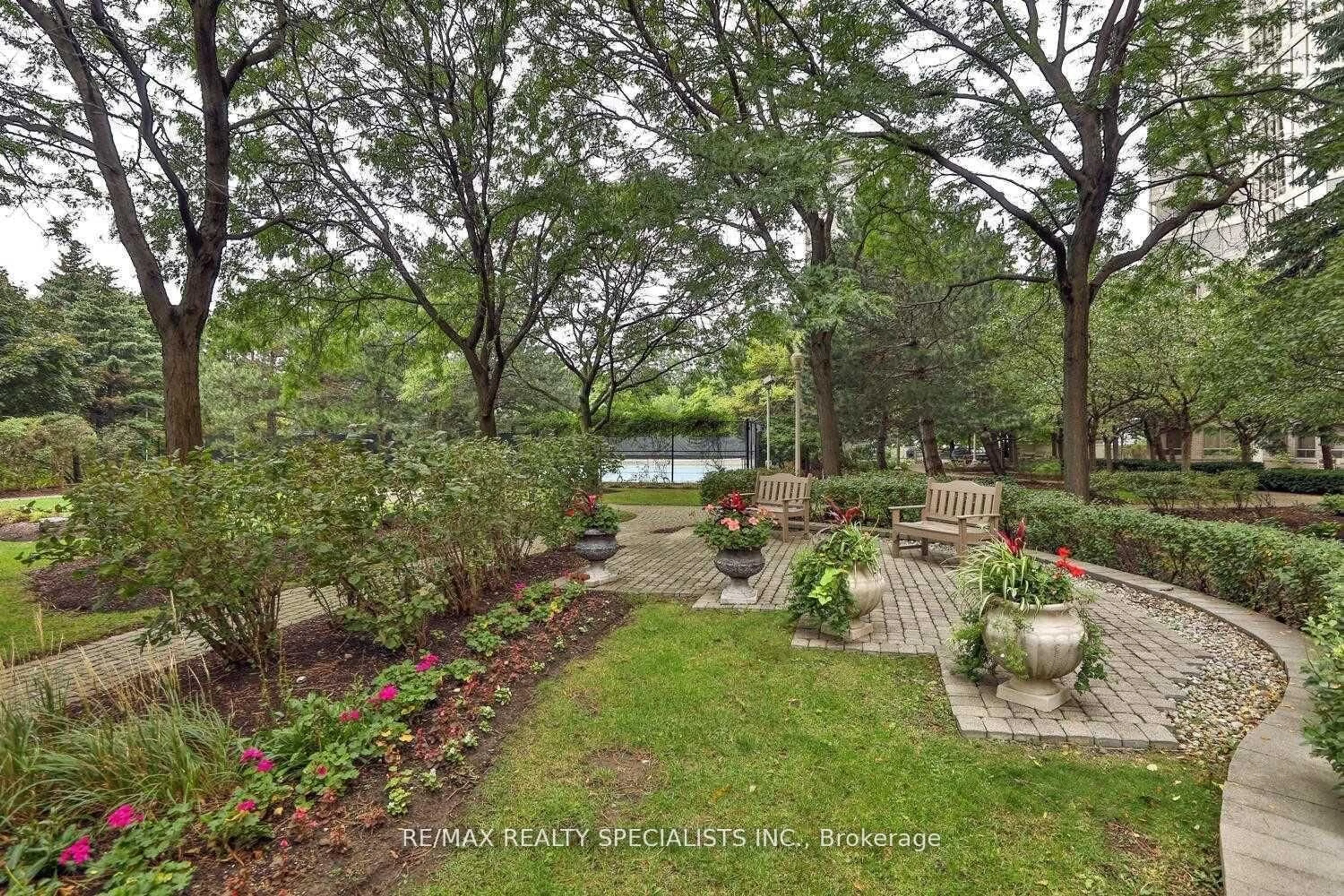 Patio, water/lake/river/ocean view for 45 Kingsbridge Garden Circ #601, Mississauga Ontario L5R 3K4