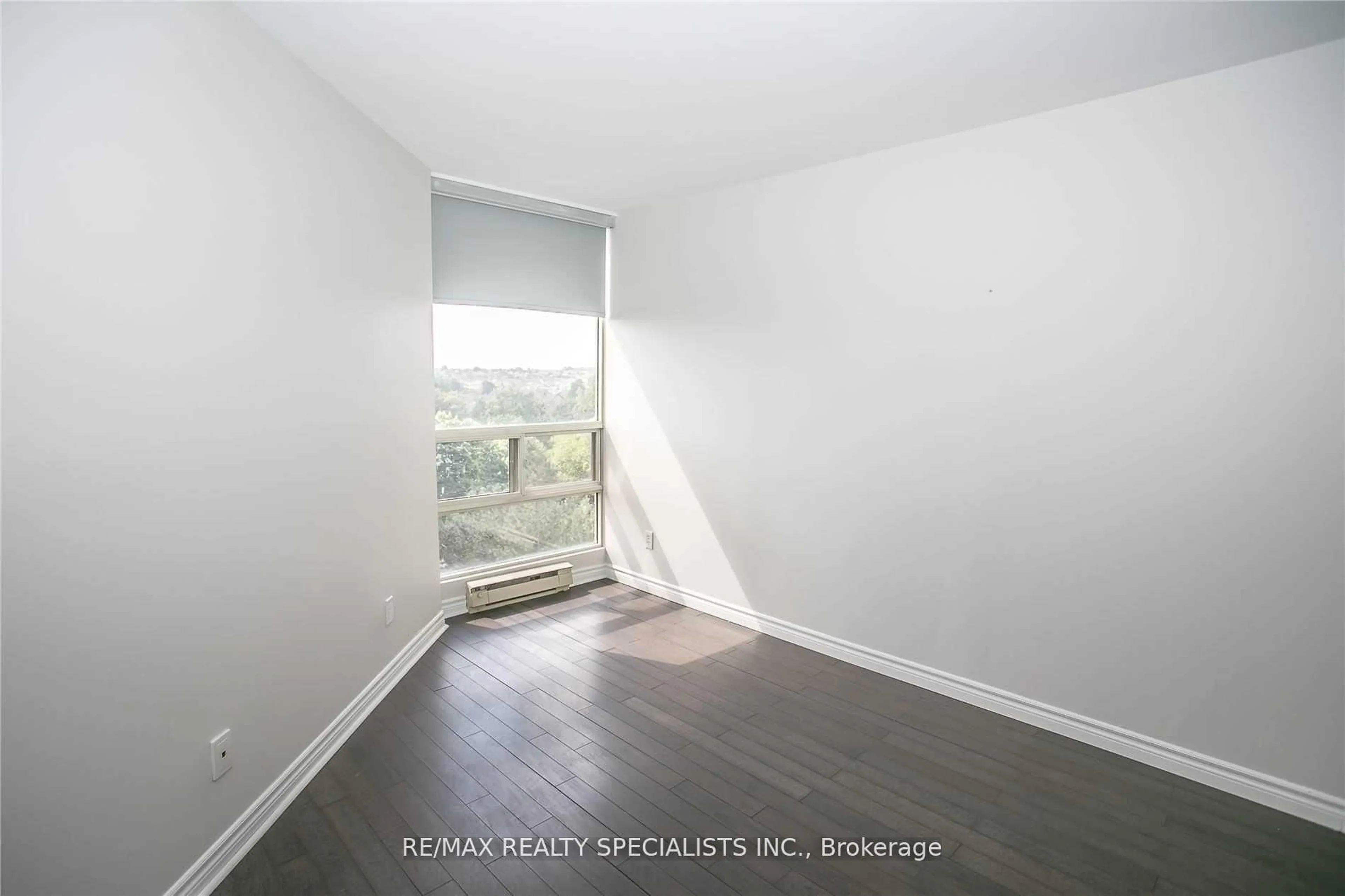 A pic of a room for 45 Kingsbridge Garden Circ #601, Mississauga Ontario L5R 3K4